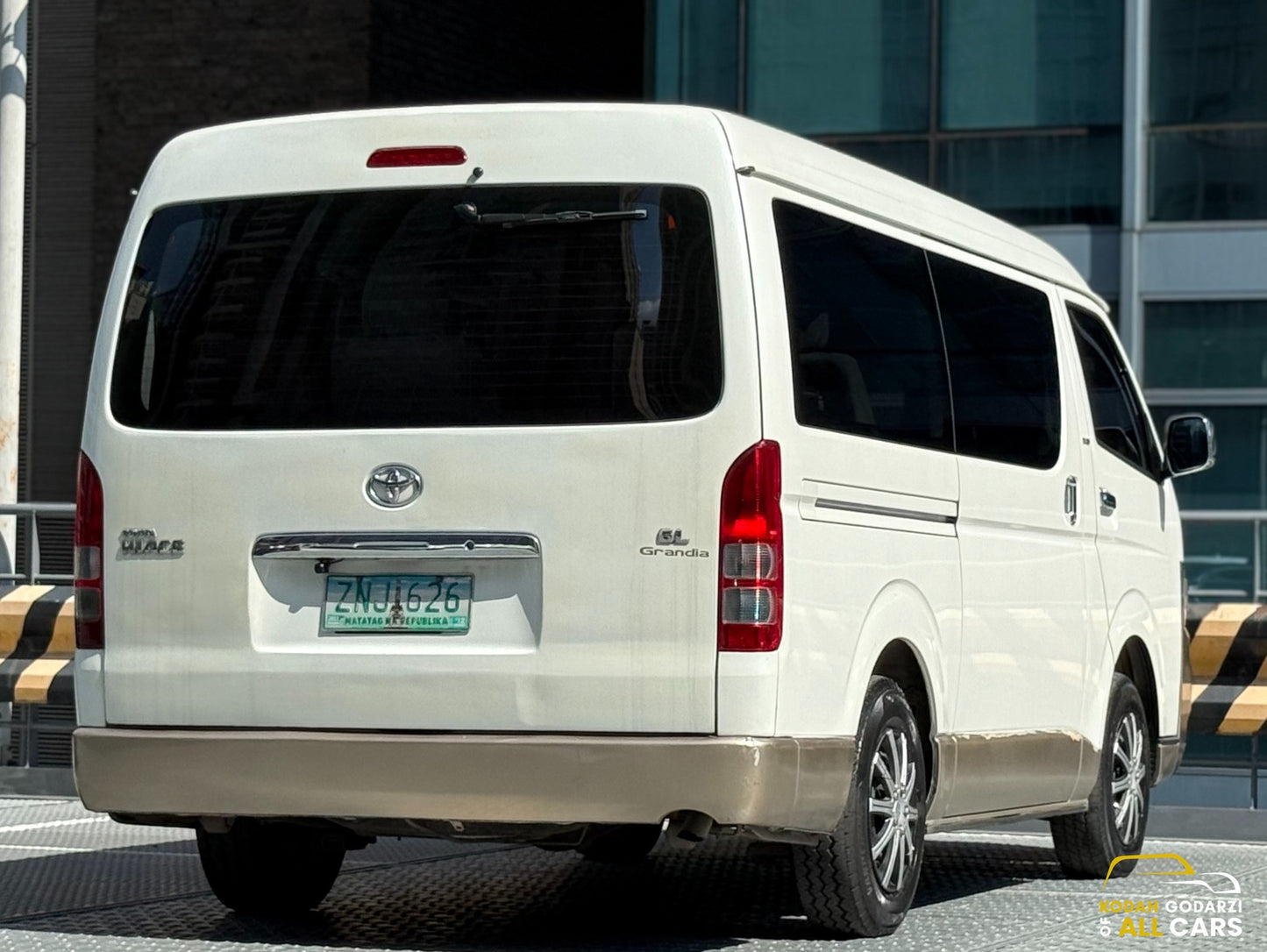 2008 Toyota Hiace Grandia 2.5 GL, Manual, Diesel