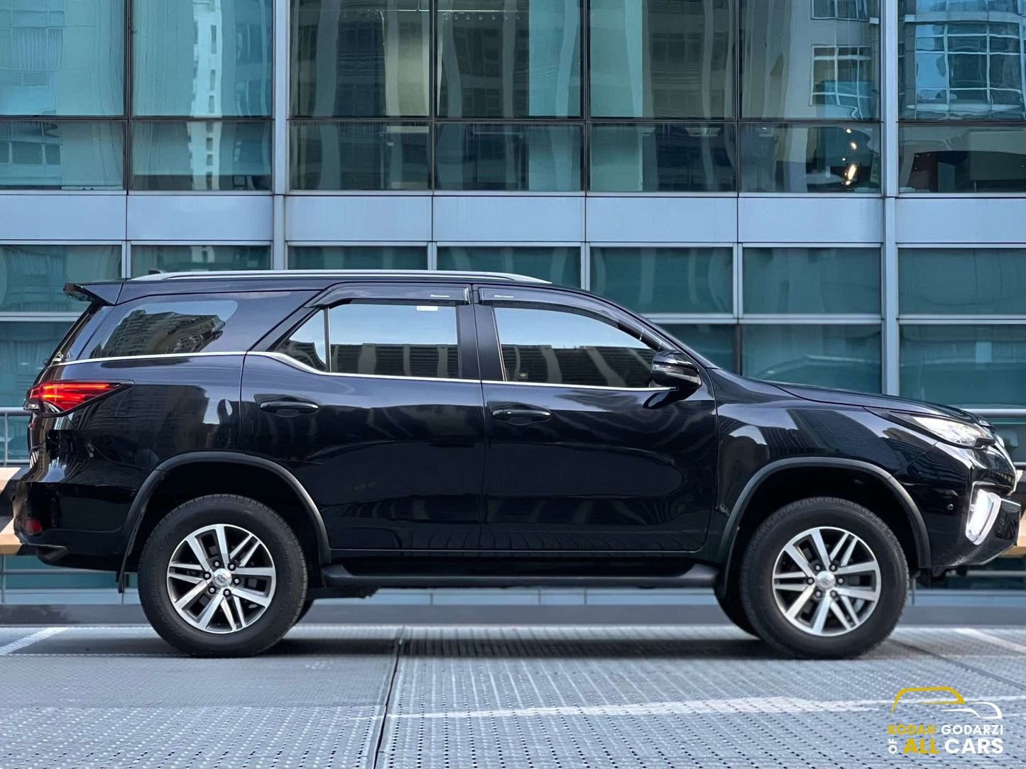 2018 Toyota Fortuner 4x2 V, Automatic, Diesel