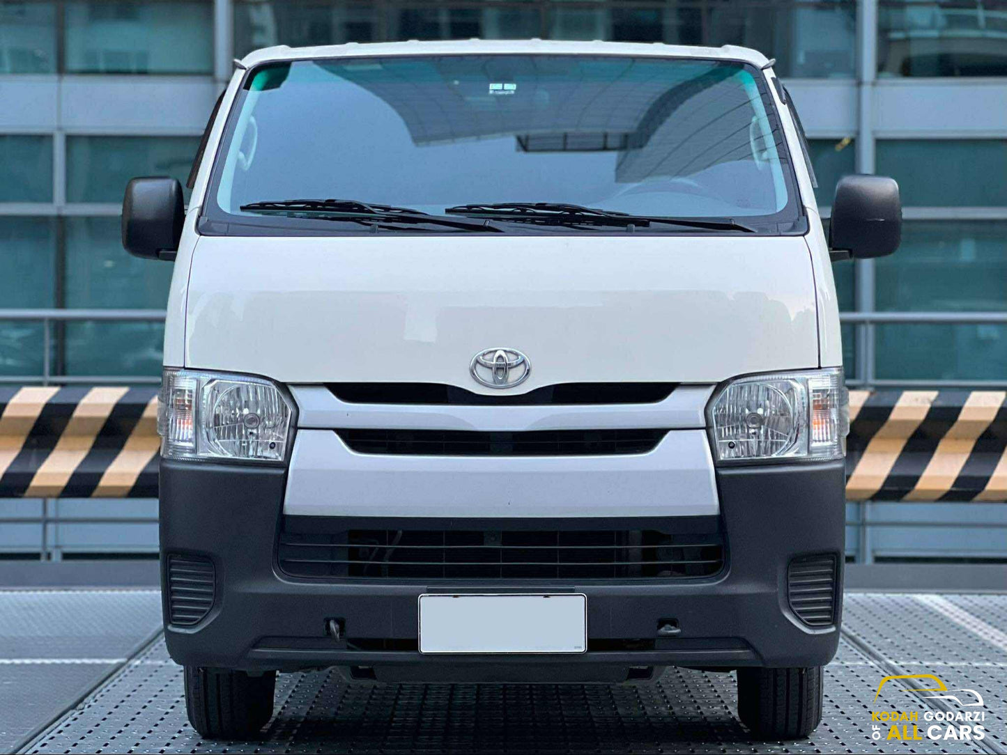 2023 Toyota Hiace Commuter 3.0, Manual, Diesel