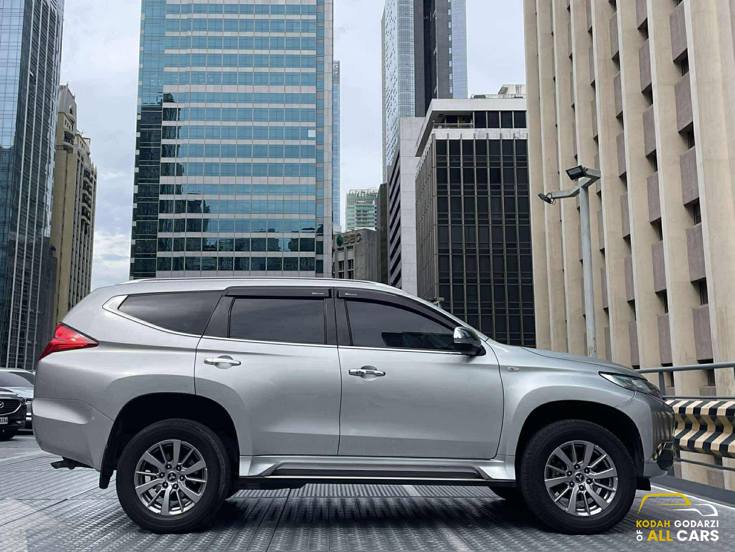 2019 Mitsubishi Montero 2.5 GLS Sport, Automatic, Diesel