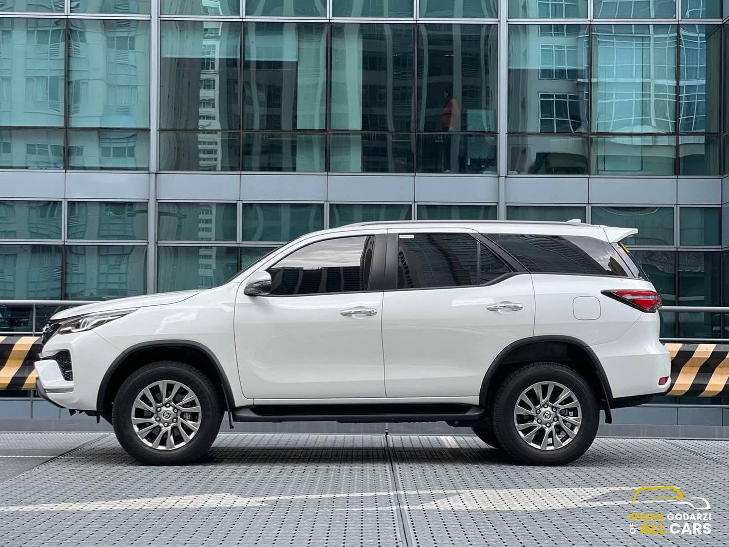 2024 Toyota Fortuner 2.4 V 4x2, Automatic, Diesel