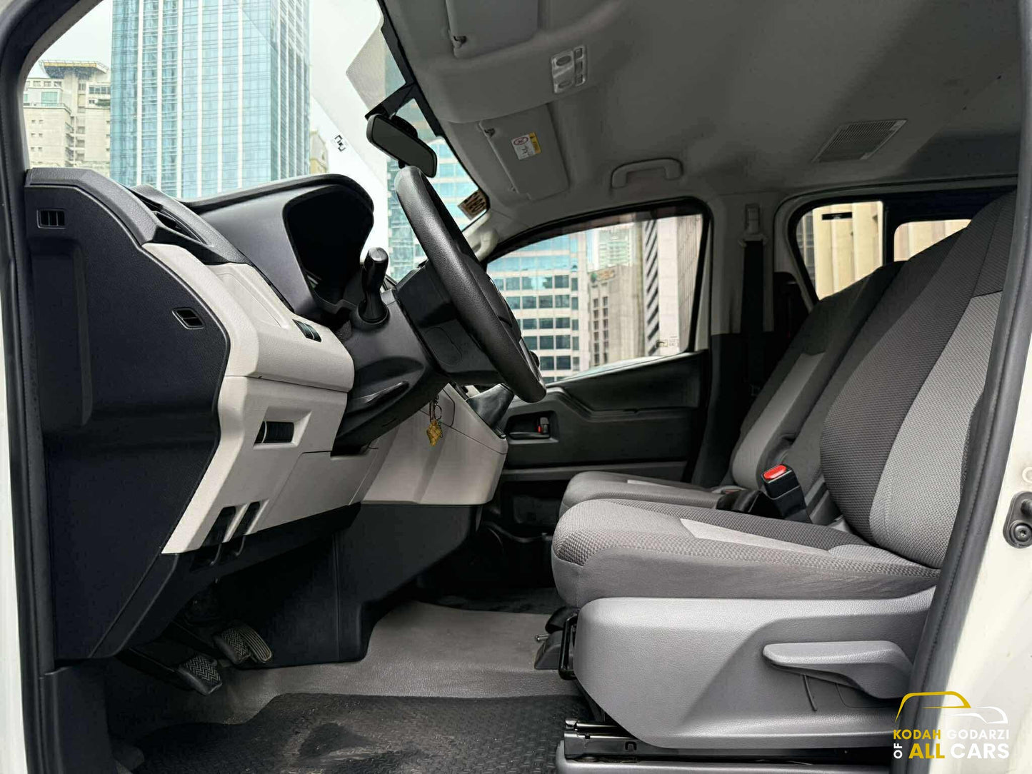 2019 Toyota HiAce Commuter Deluxe 2.8, Manual, Diesel