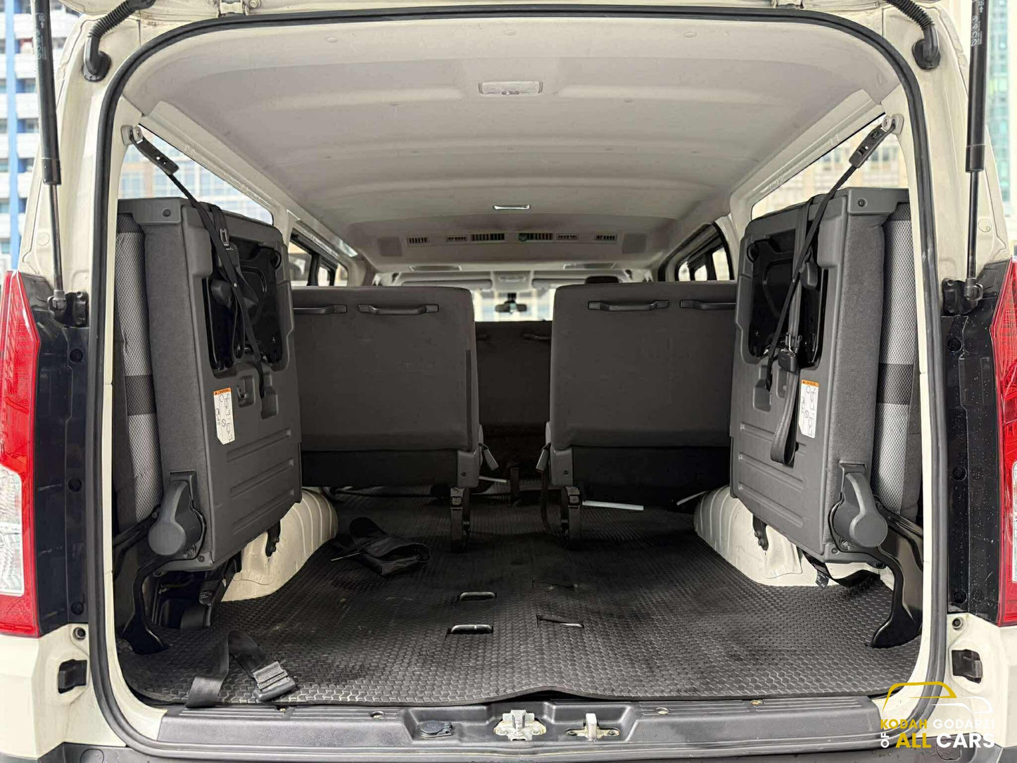 2019 Toyota HiAce Commuter Deluxe 2.8, Manual, Diesel