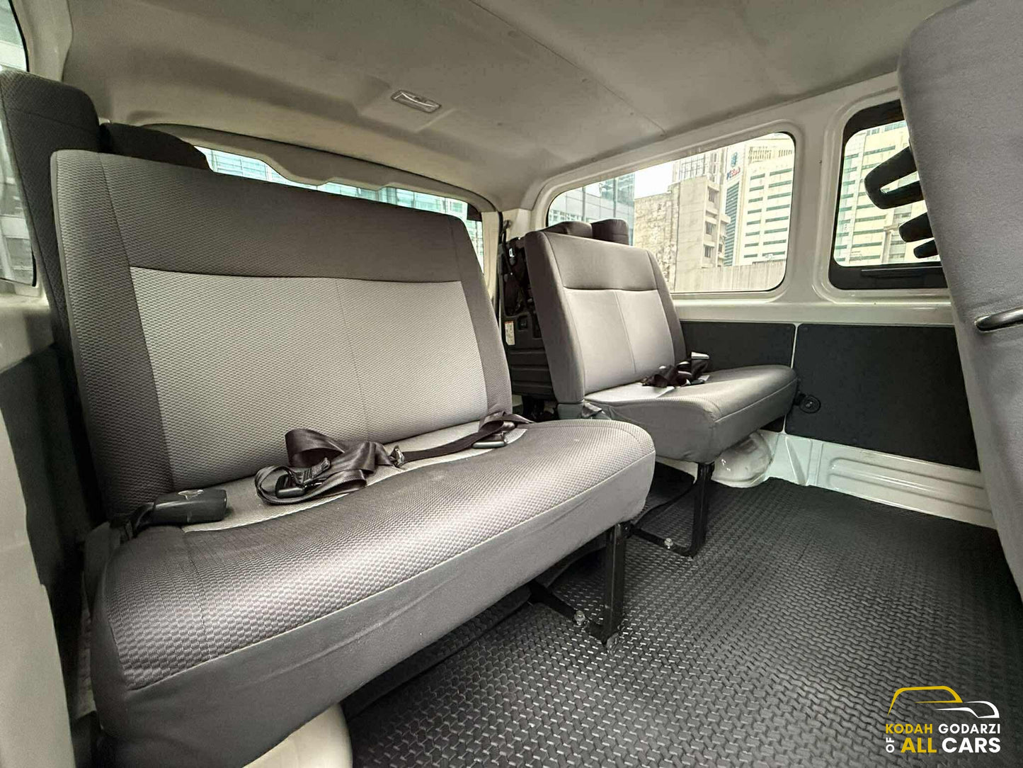 2019 Toyota HiAce Commuter Deluxe 2.8, Manual, Diesel