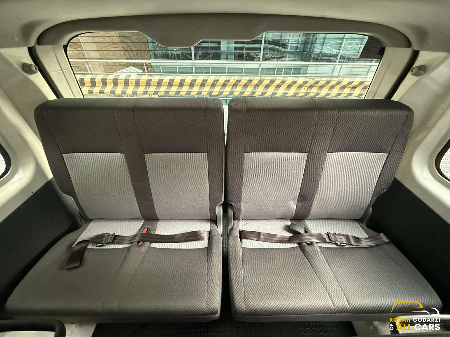 2019 Toyota HiAce Commuter Deluxe 2.8, Manual, Diesel