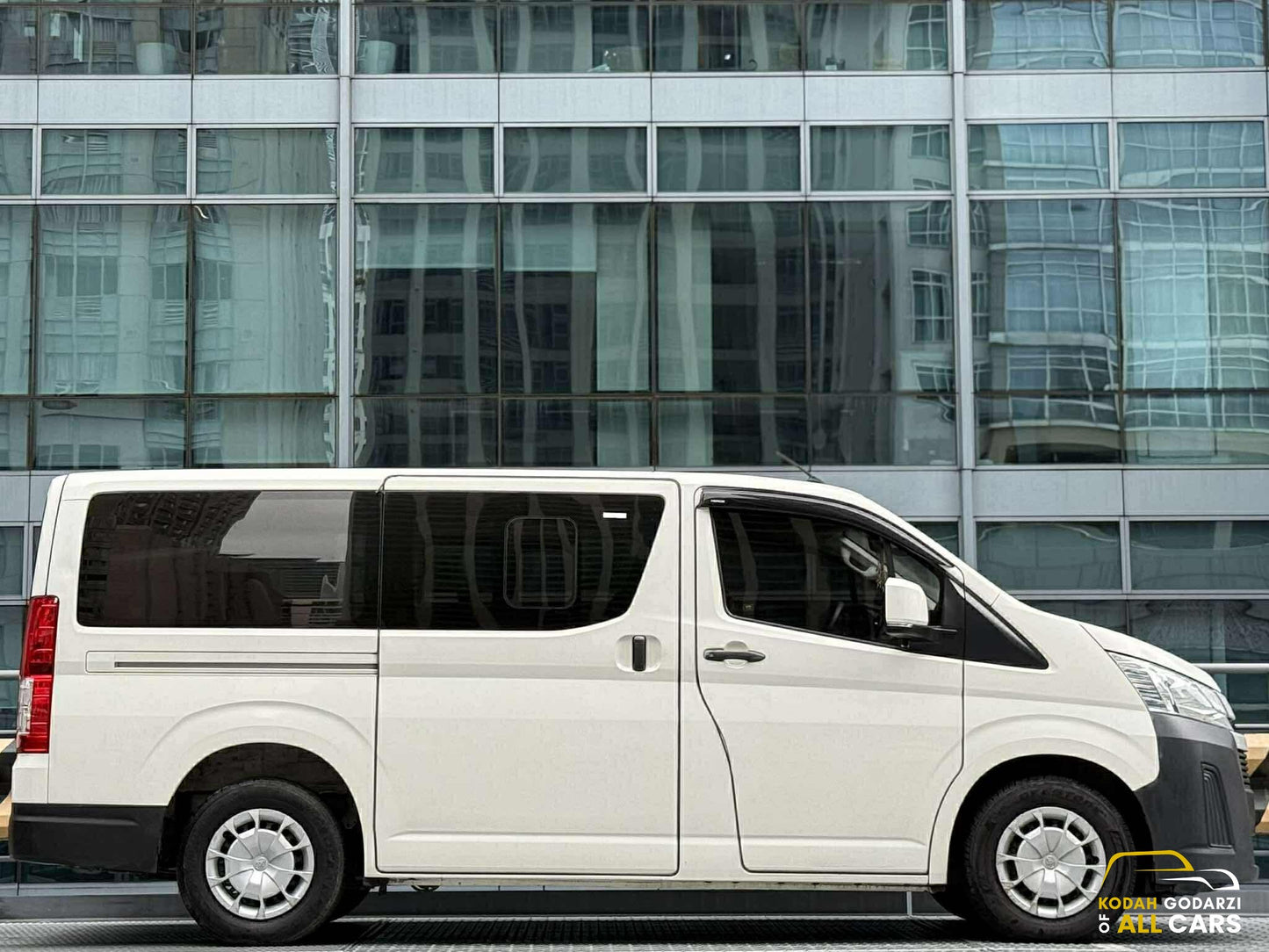2019 Toyota HiAce Commuter Deluxe 2.8, Manual, Diesel