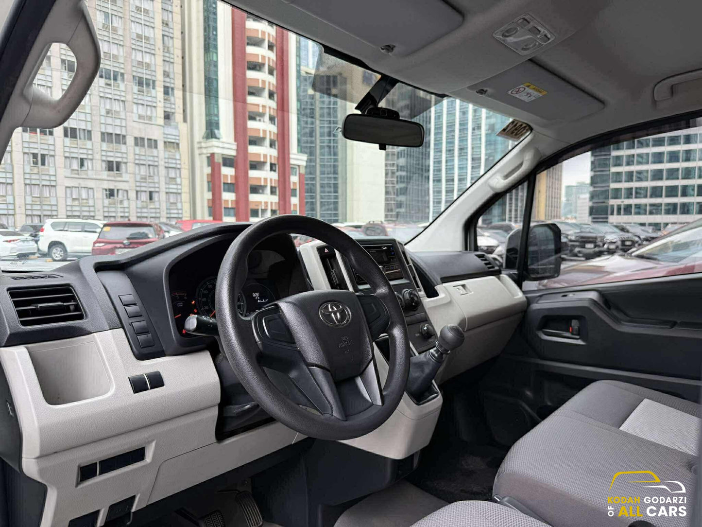 2019 Toyota HiAce Commuter Deluxe 2.8, Manual, Diesel