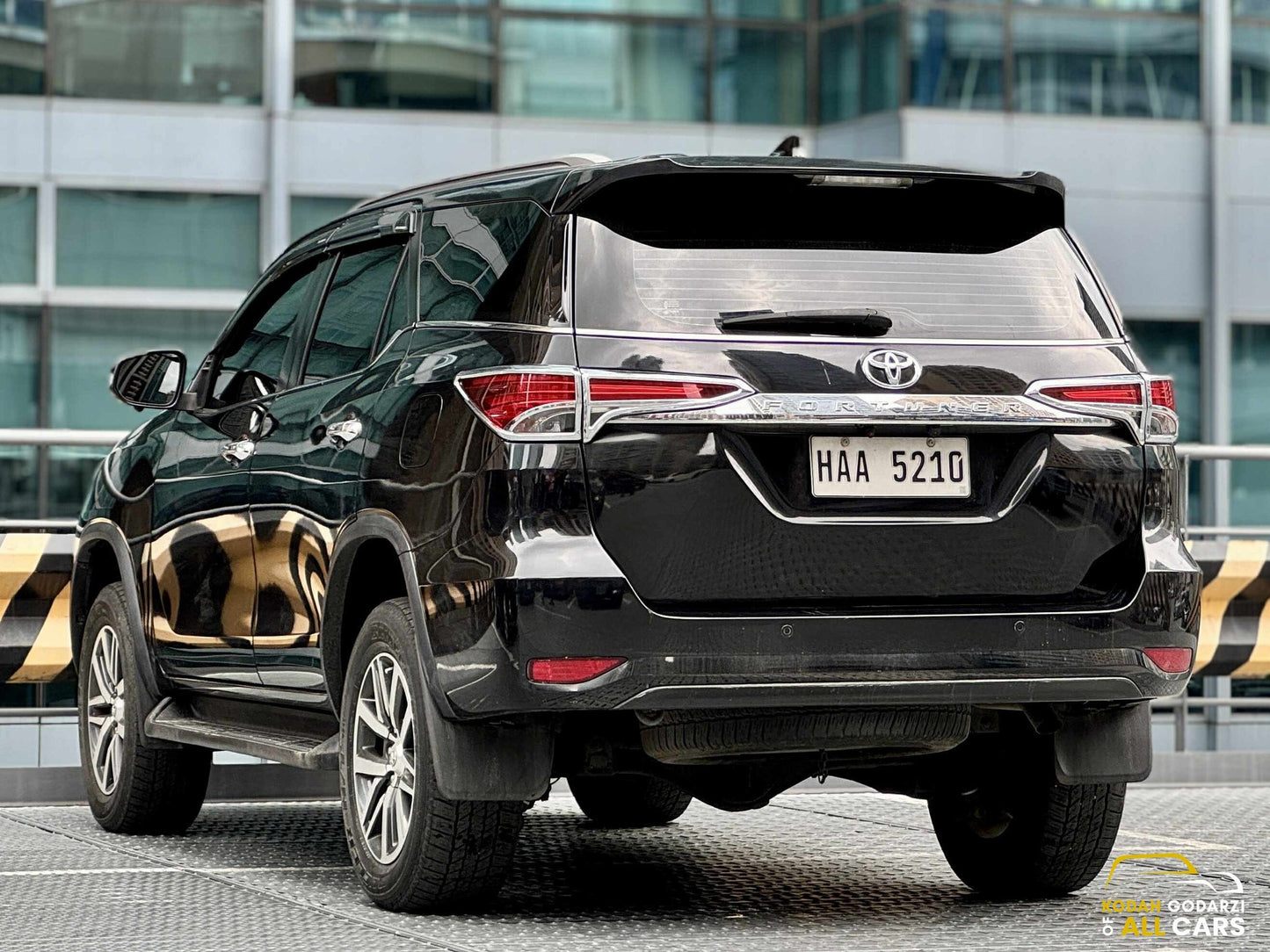 2017 Toyota Fortuner V 4x2 2.4, Automatic, Diesel