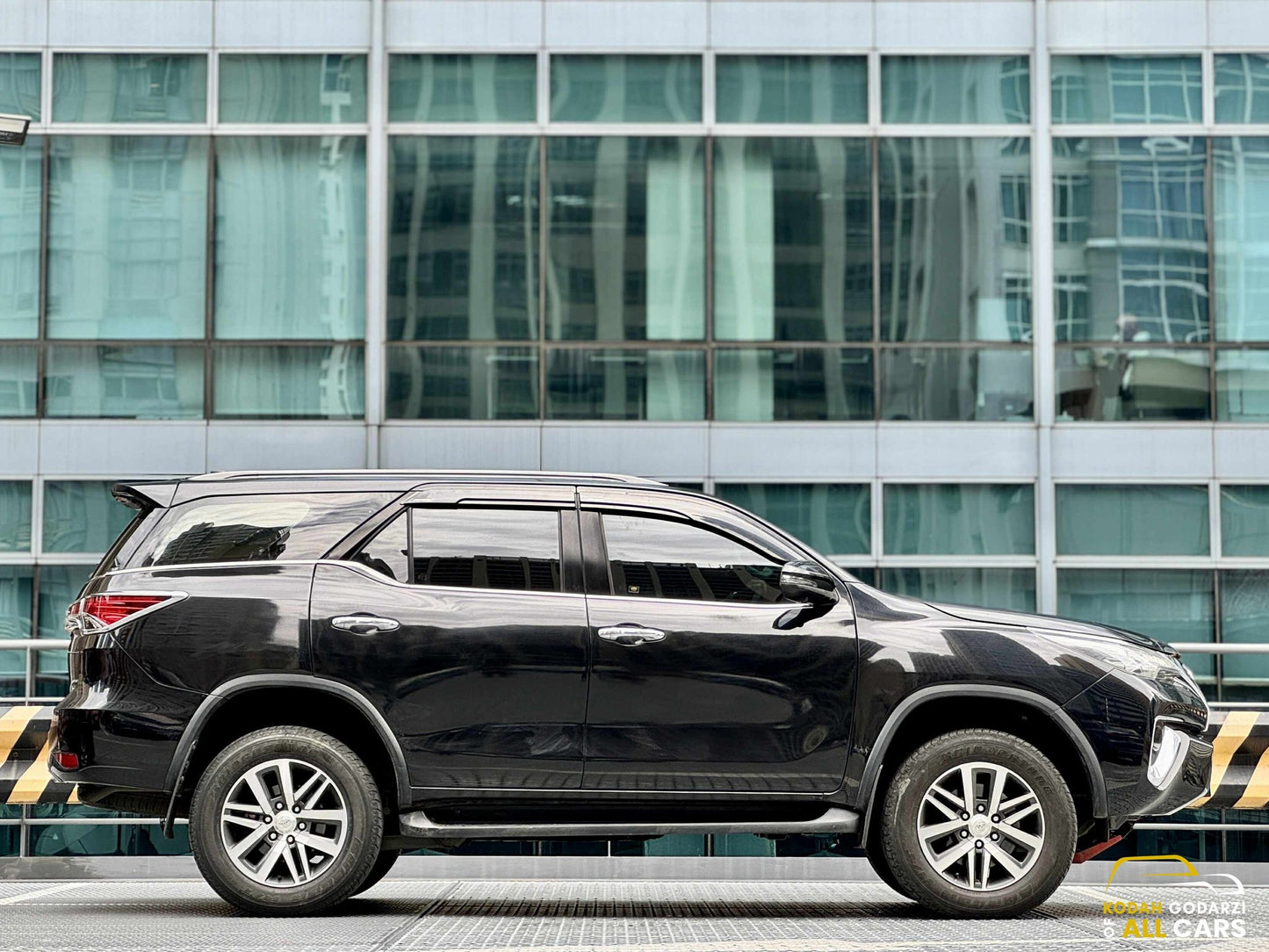 2017 Toyota Fortuner V 4x2 2.4, Automatic, Diesel