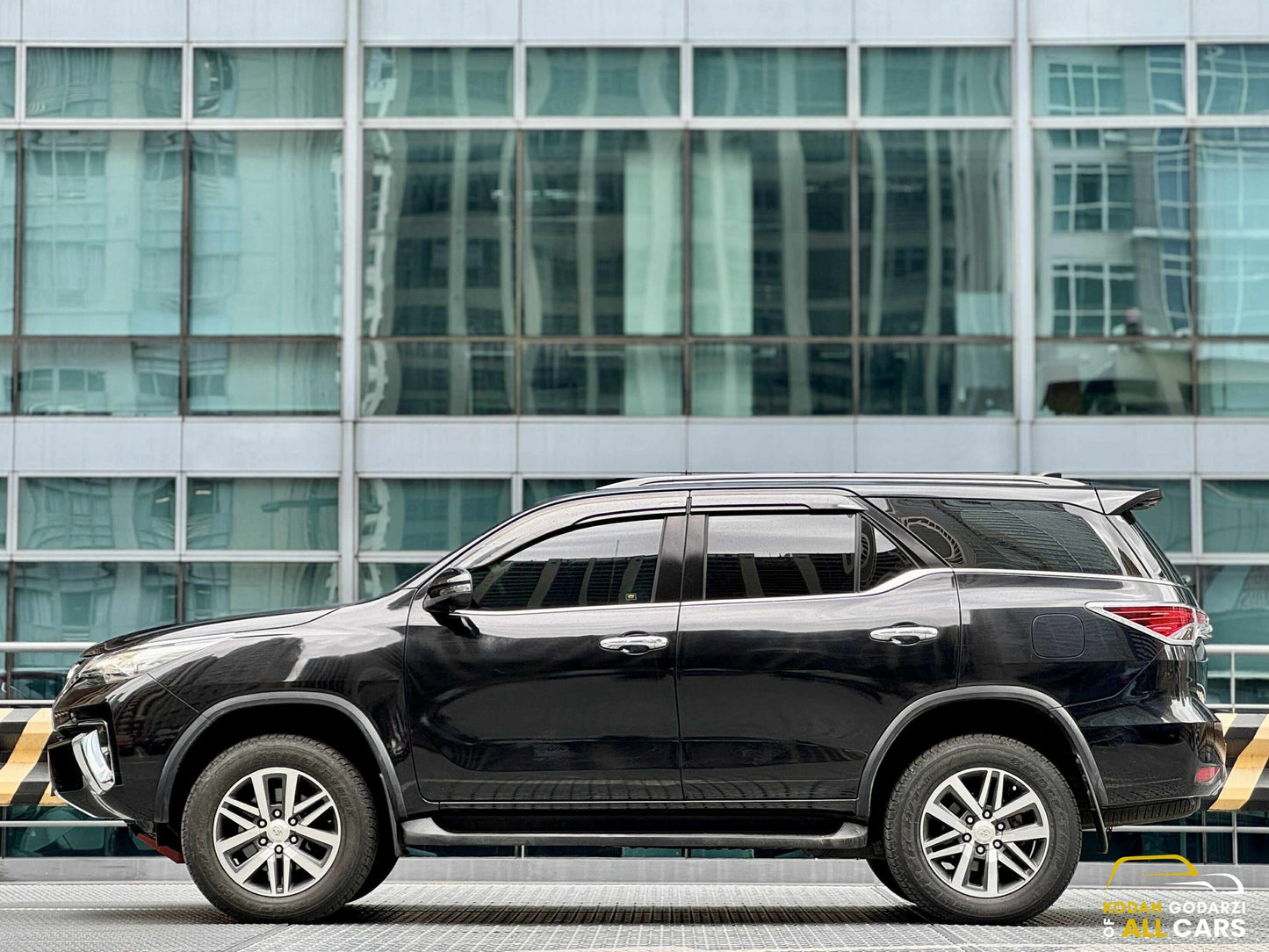 2017 Toyota Fortuner V 4x2 2.4, Automatic, Diesel