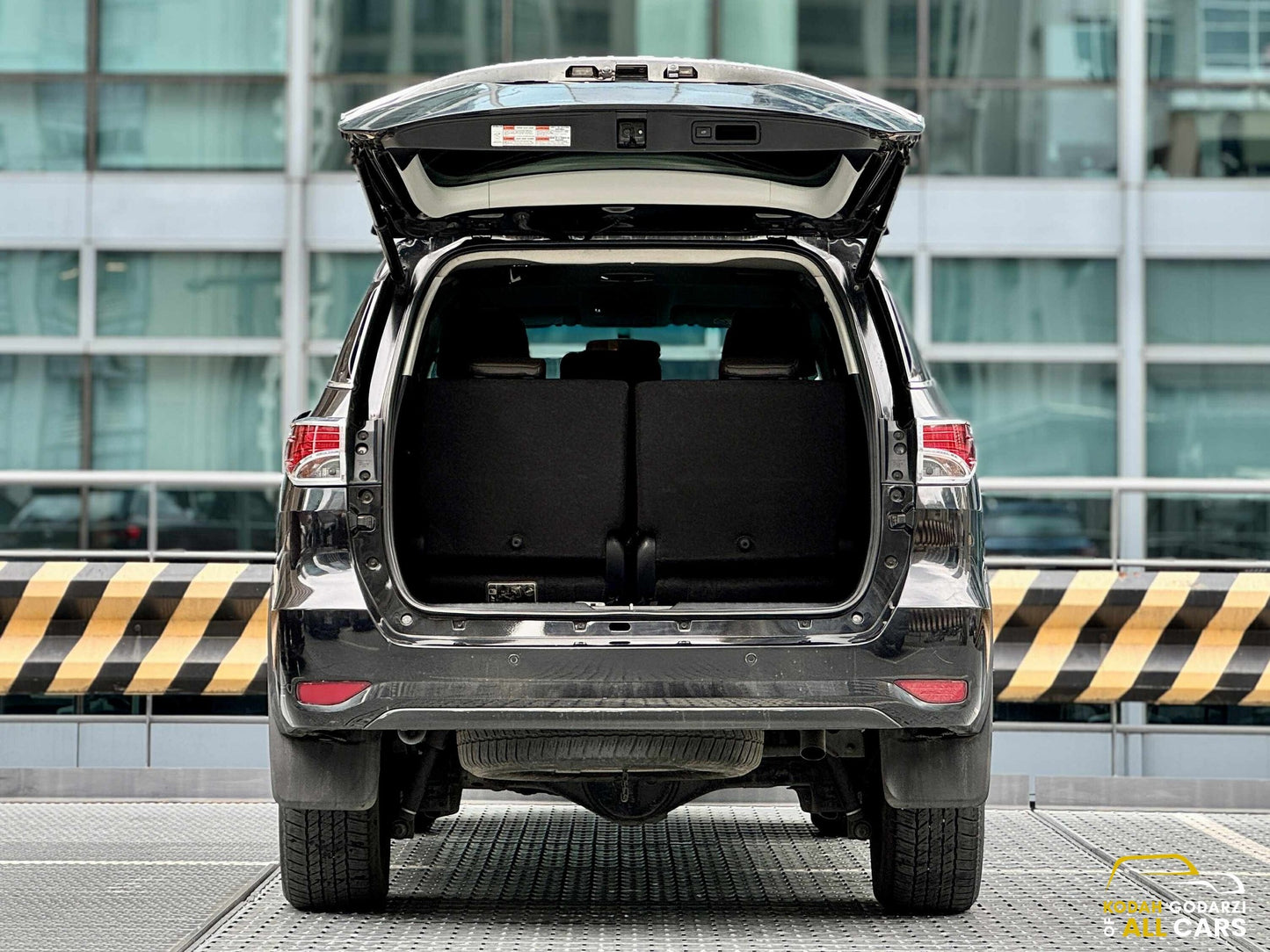 2017 Toyota Fortuner V 4x2 2.4, Automatic, Diesel