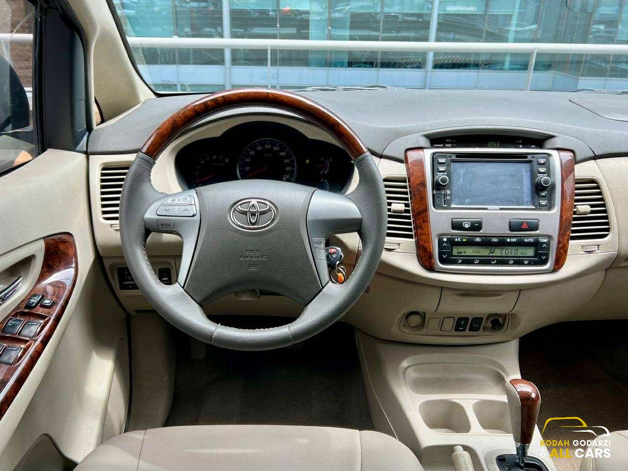 2016 Toyota Innova 2.0 V, Automatic, Gas