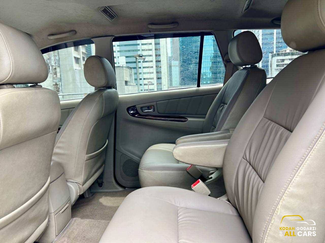 2016 Toyota Innova 2.0 V, Automatic, Gas