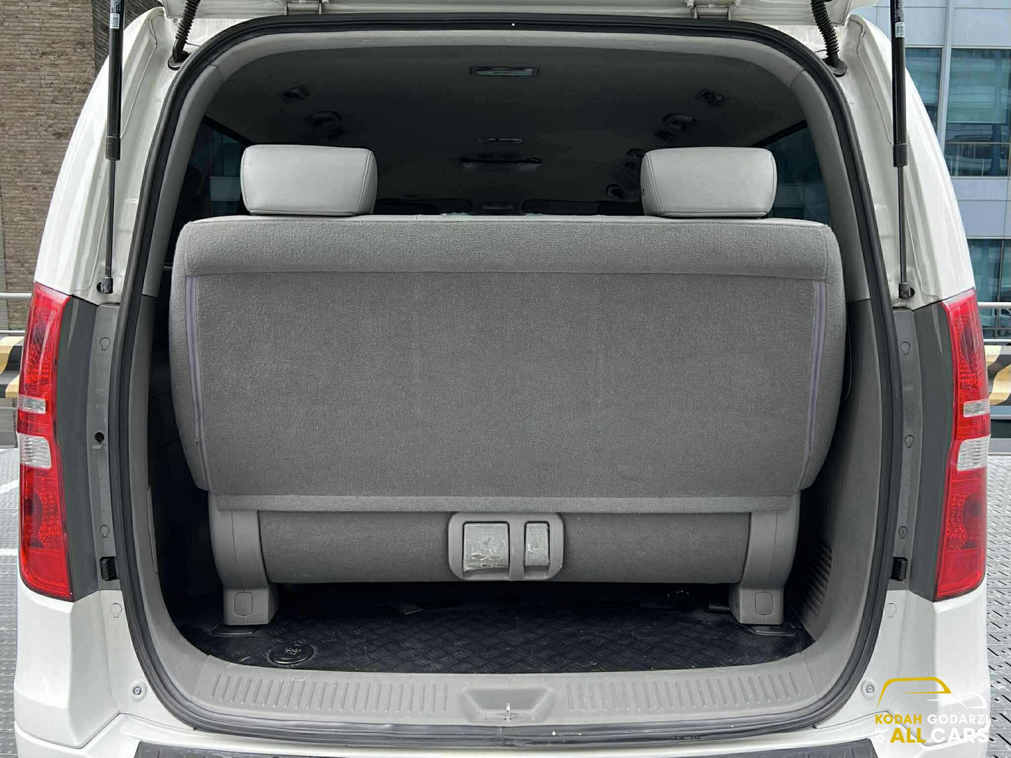 2017 Hyundai Grand Starex 2.5 Modern, Automatic, Diesel