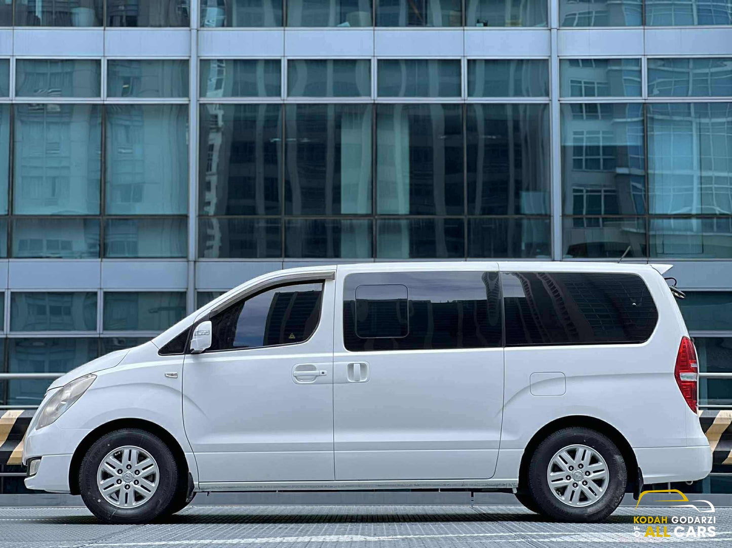 2017 Hyundai Grand Starex 2.5 Modern, Automatic, Diesel