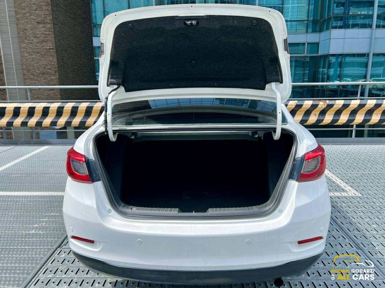 2017 Mazda 2 1.5 Sedan, Automatic, Gas