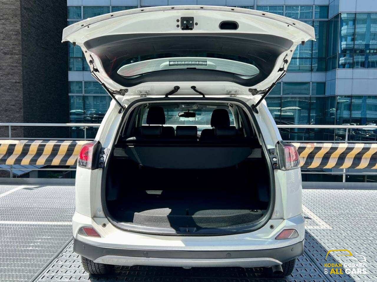 2018 Toyota Rav4 2.5 Premium, Automatic, Gas