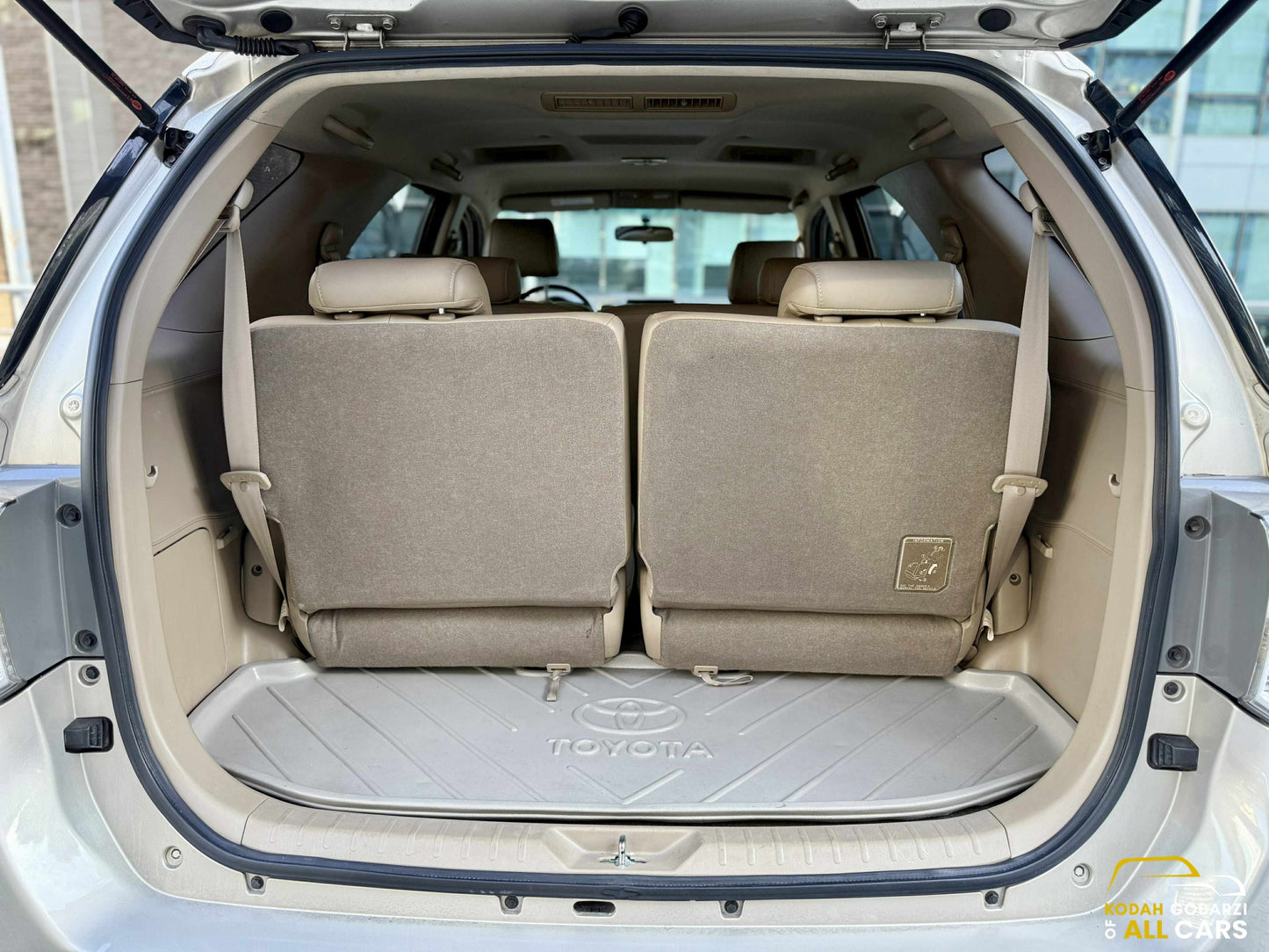 2014 Toyota Fortuner 2.4 V 4x2, Automatic, Diesel