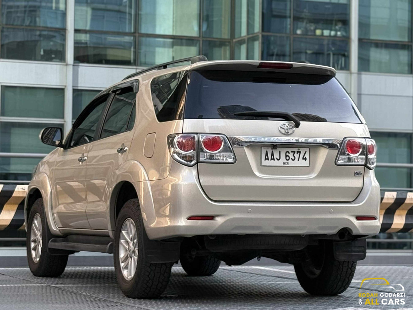 2014 Toyota Fortuner 2.4 V 4x2, Automatic, Diesel
