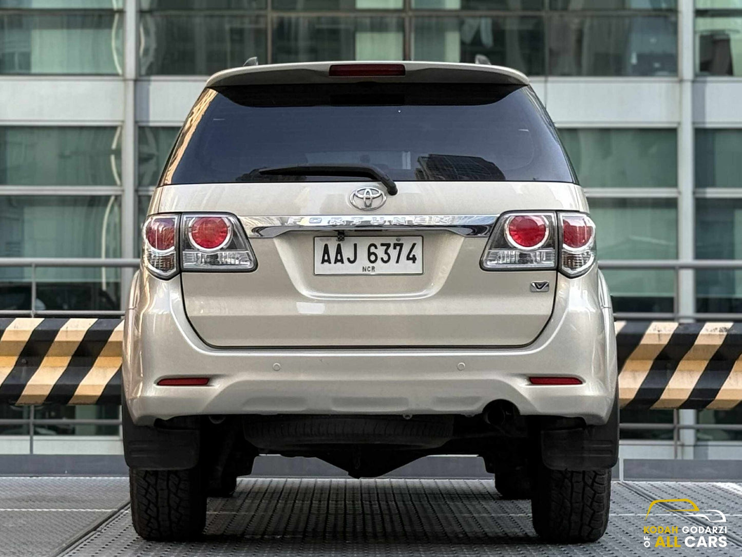 2014 Toyota Fortuner 2.4 V 4x2, Automatic, Diesel