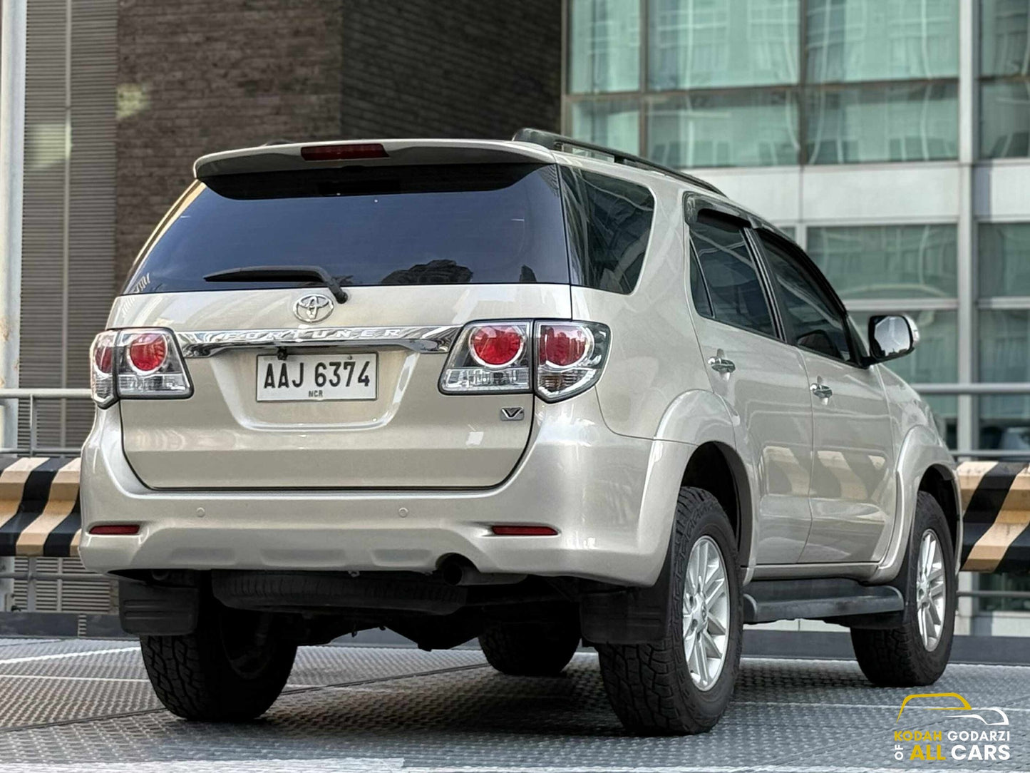 2014 Toyota Fortuner 2.4 V 4x2, Automatic, Diesel