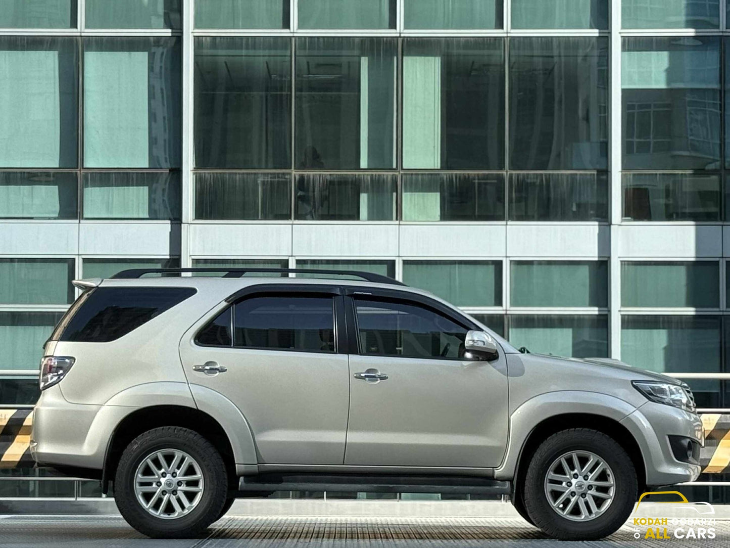 2014 Toyota Fortuner 2.4 V 4x2, Automatic, Diesel