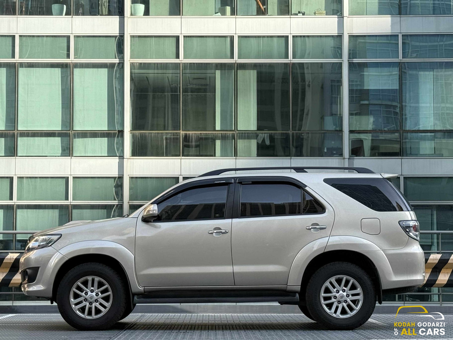 2014 Toyota Fortuner 2.4 V 4x2, Automatic, Diesel