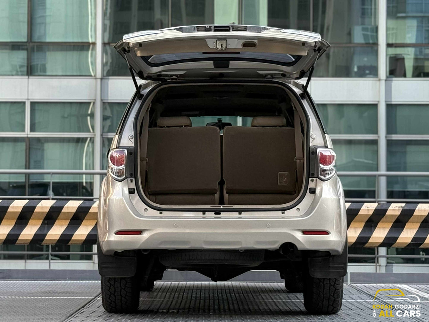 2014 Toyota Fortuner 2.4 V 4x2, Automatic, Diesel