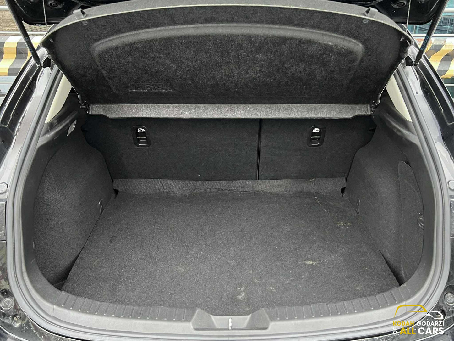 2018 Mazda 3 Hatchback 1.5 V, Automatic, Gas