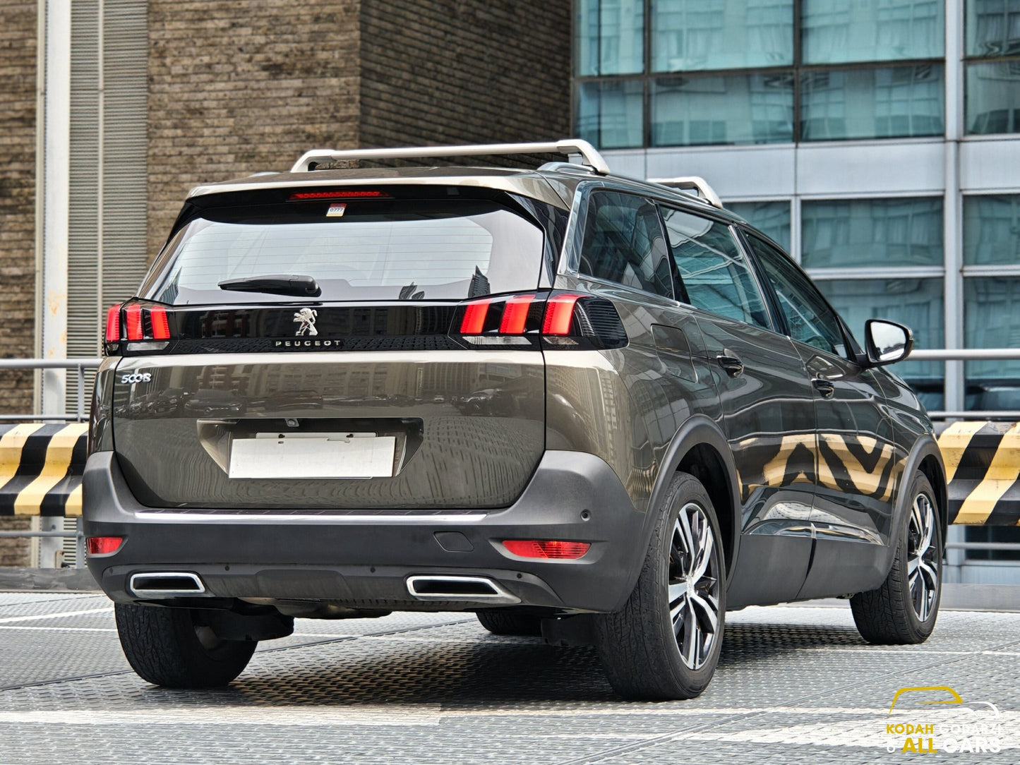 2021 Peugeot 5008 Allure, Automatic, Gas