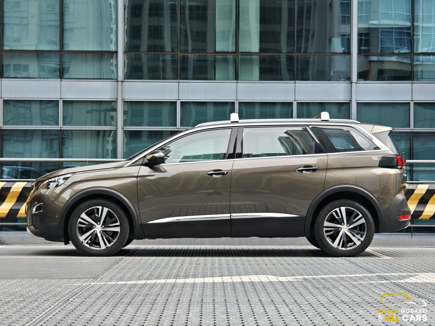 2021 Peugeot 5008 Allure, Automatic, Gas