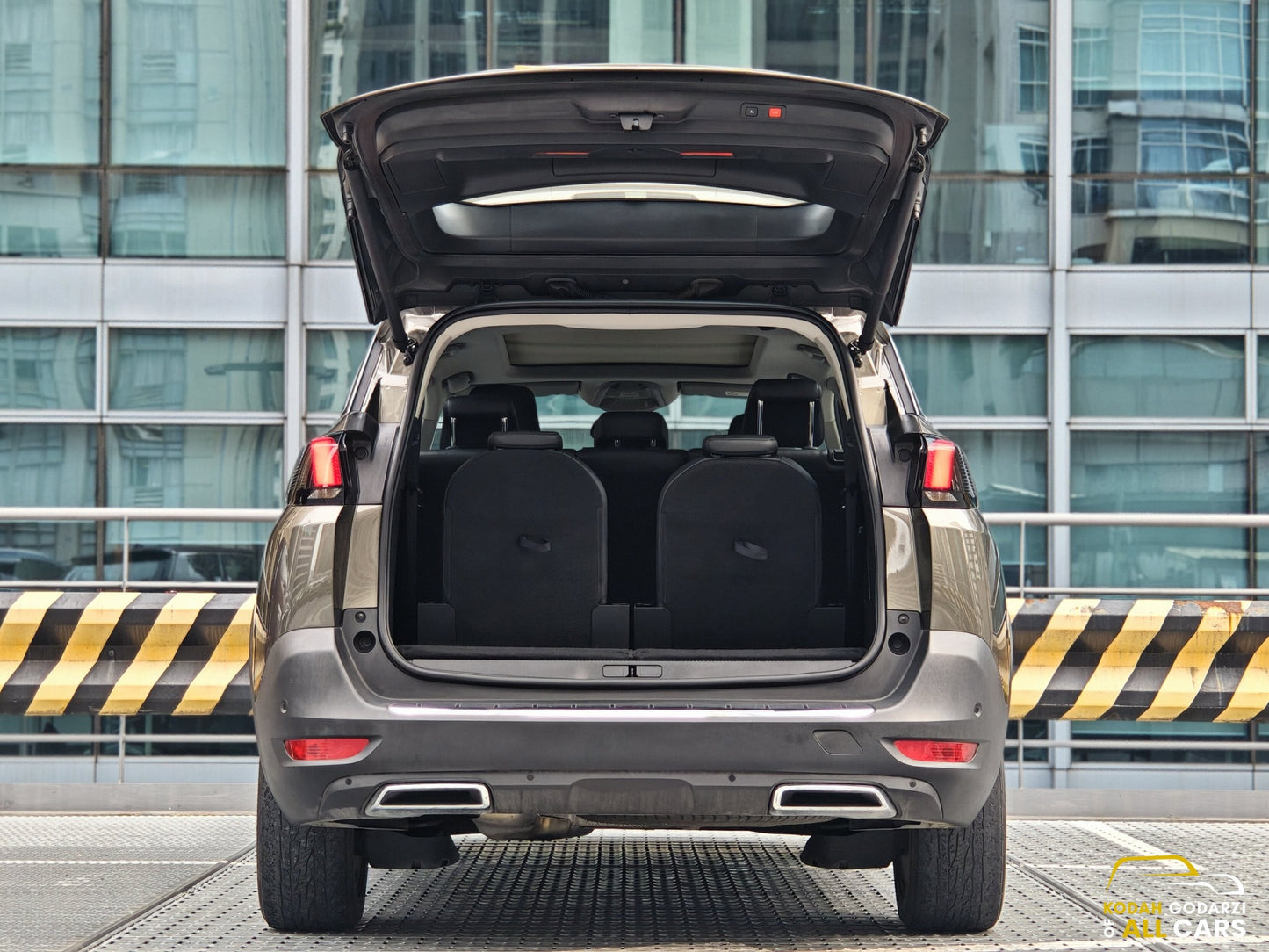 2021 Peugeot 5008 Allure, Automatic, Gas
