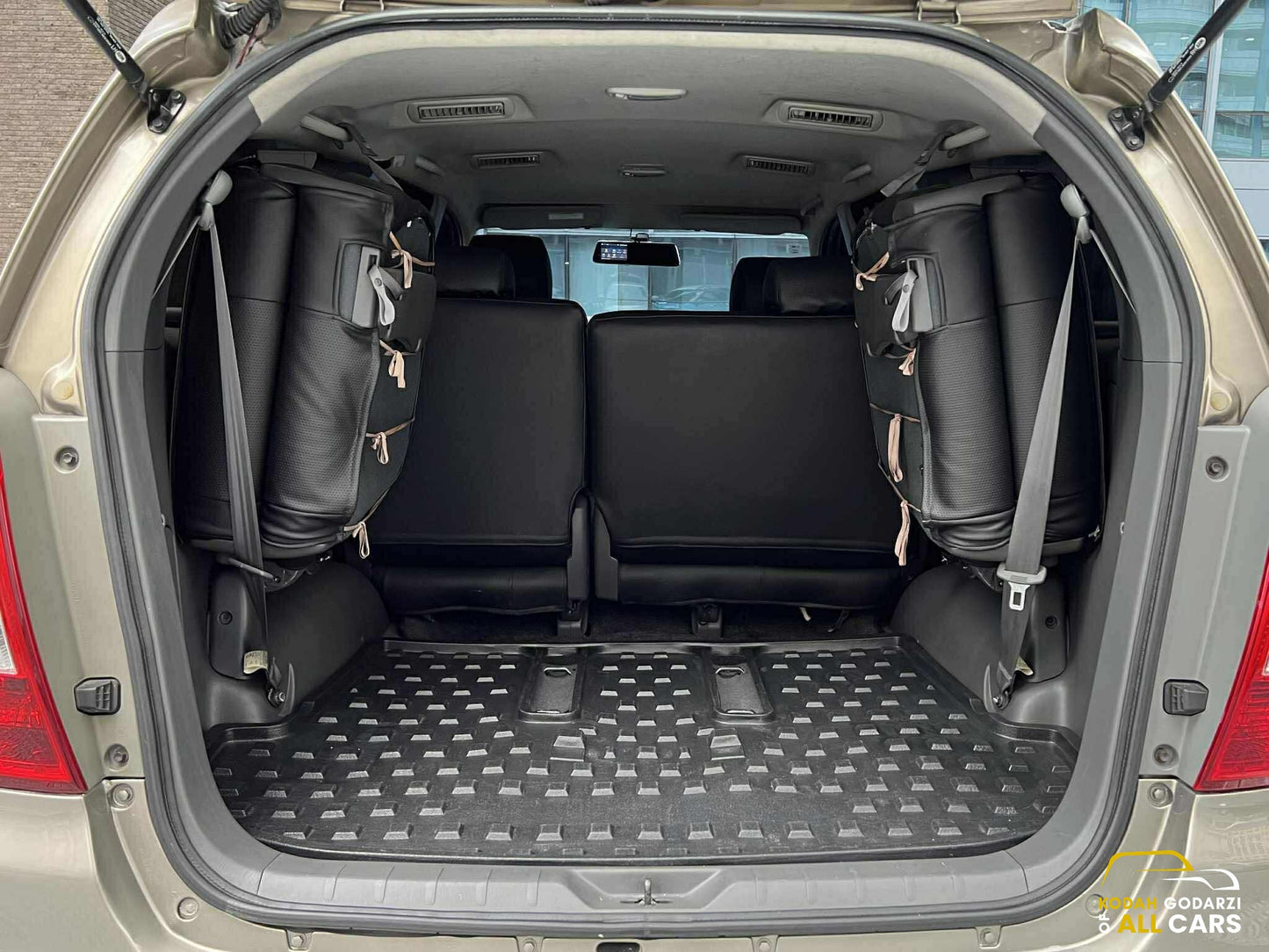 2013 Toyota Innova 2.5 E, Automatic, Diesel