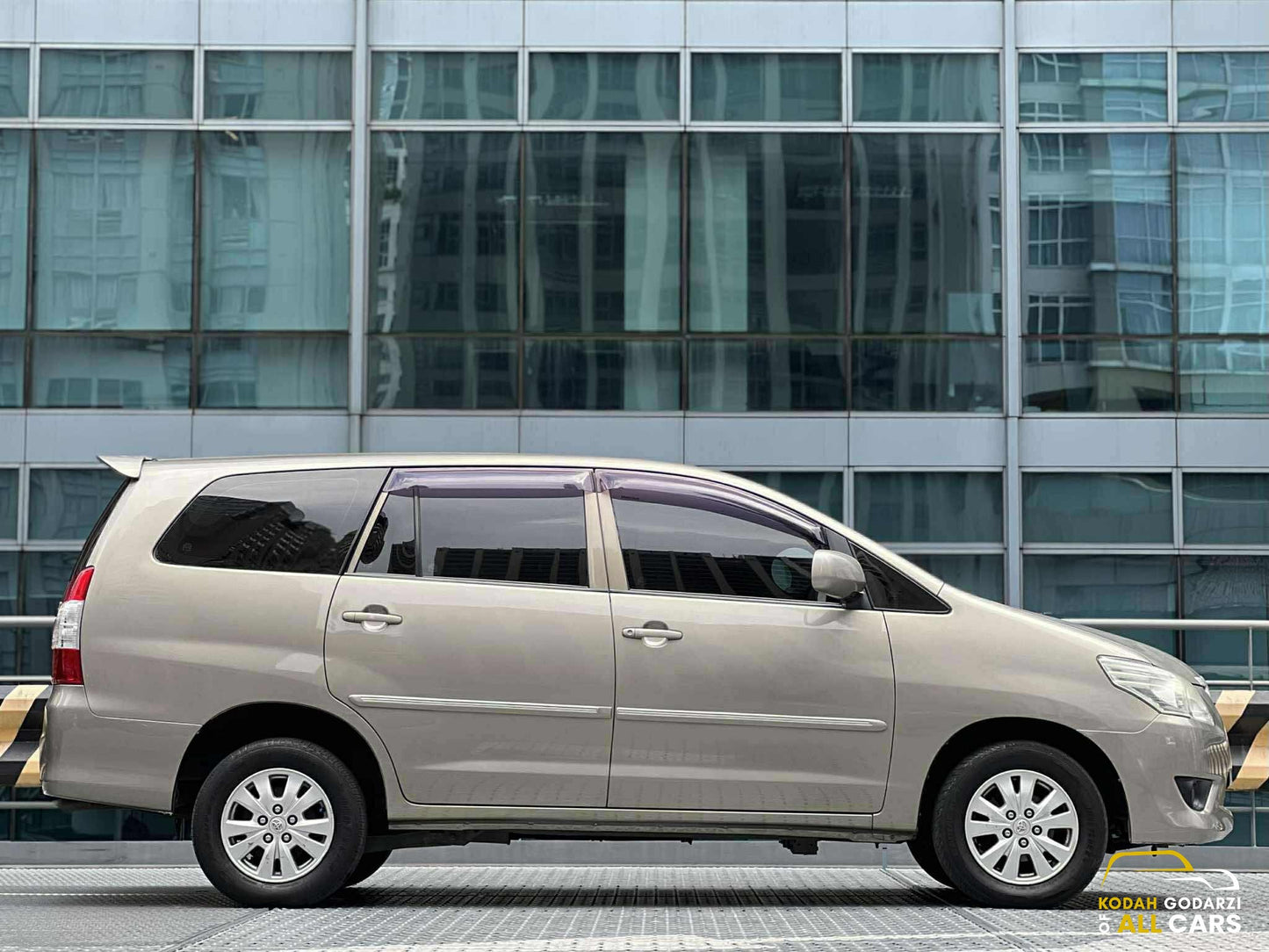 2013 Toyota Innova 2.5 E, Automatic, Diesel