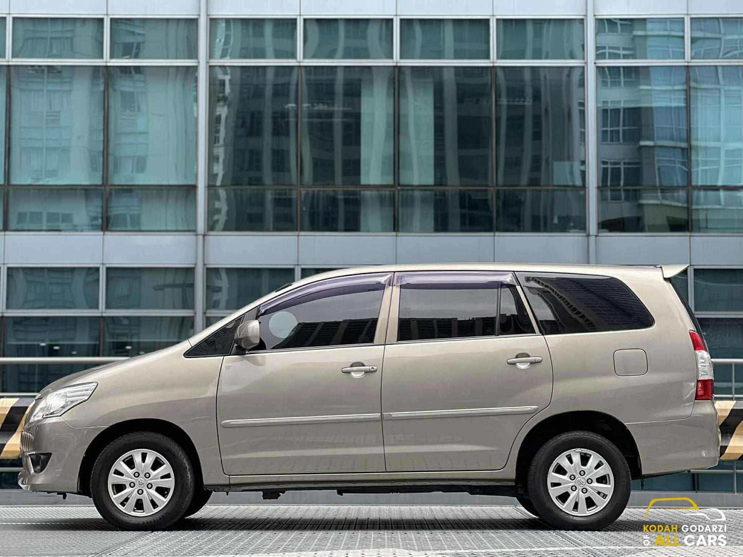 2013 Toyota Innova 2.5 E, Automatic, Diesel