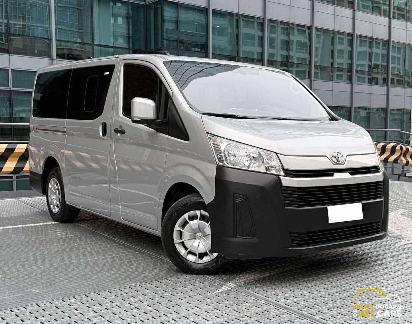 2019 Toyota Hiace Commuter Deluxe 2.8, Manual, Diesel