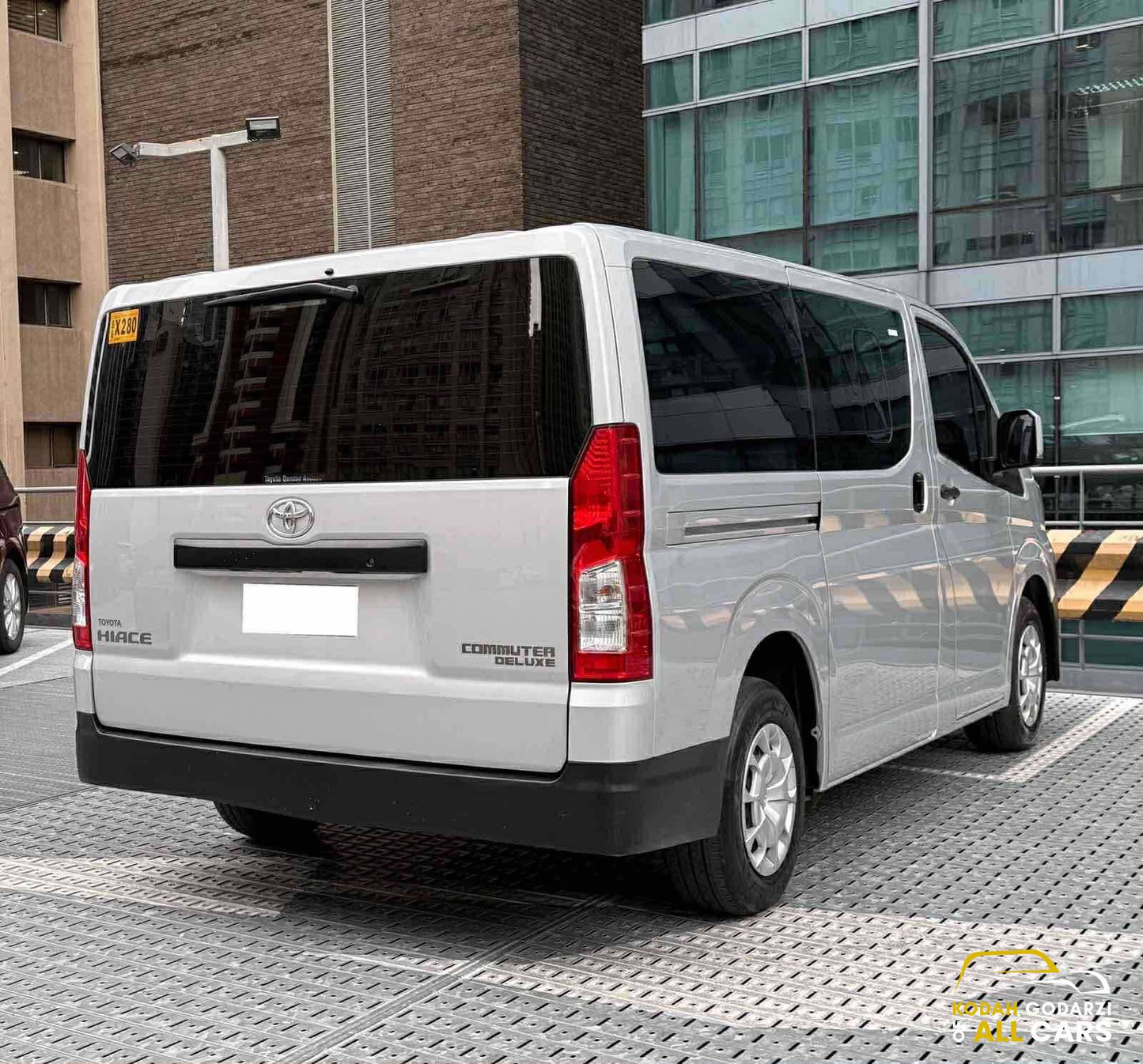 2019 Toyota Hiace Commuter Deluxe 2.8, Manual, Diesel