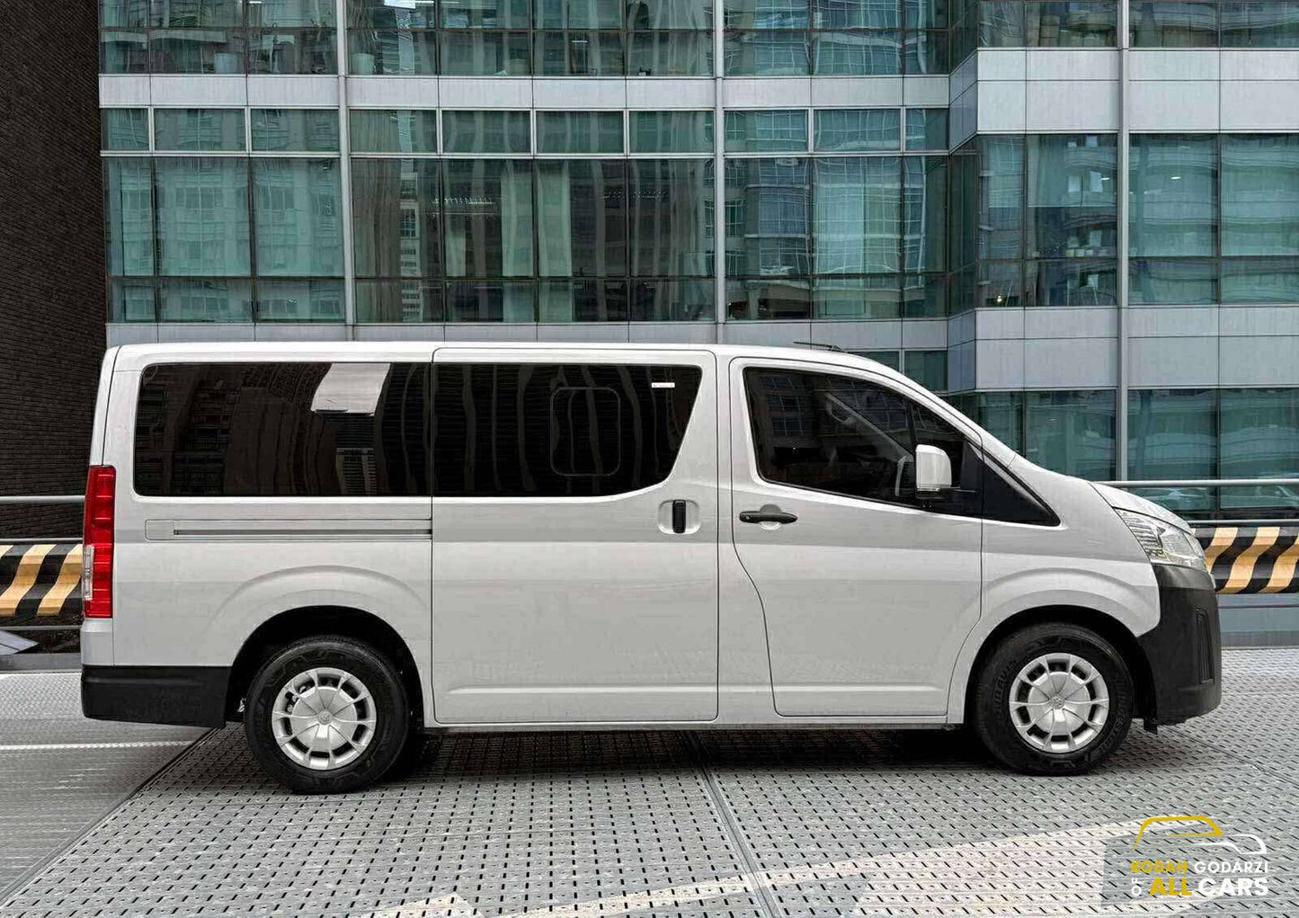 2019 Toyota Hiace Commuter Deluxe 2.8, Manual, Diesel