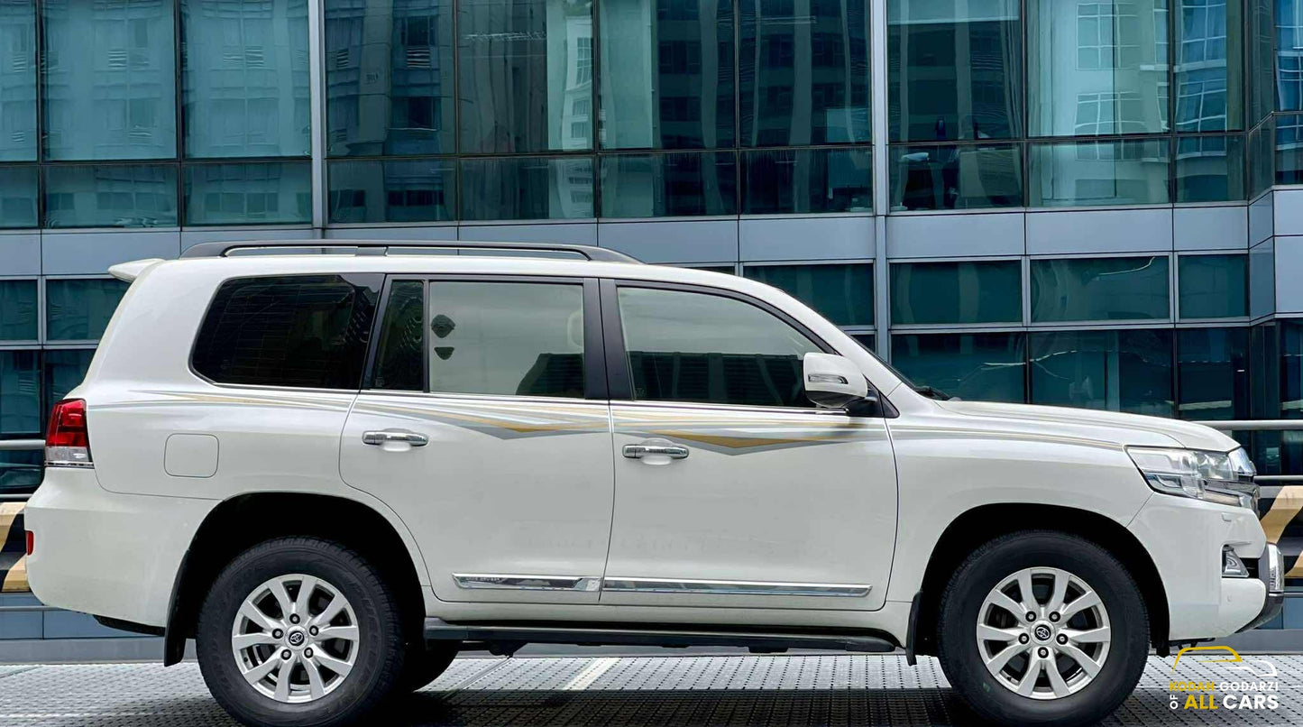 2017 Toyota Land Cruiser LC200 V8, Automatic, Diesel