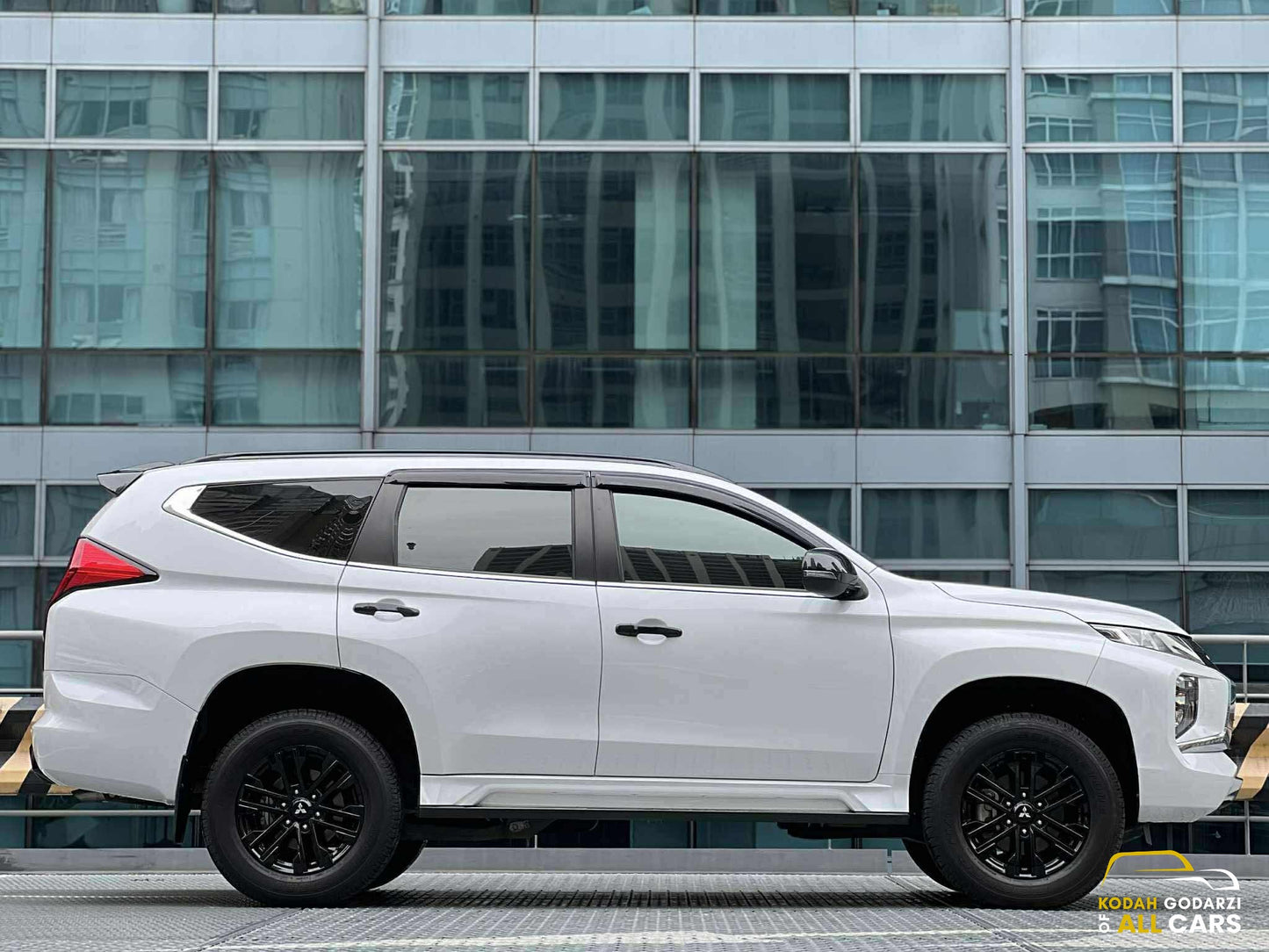 2025 Mitsubishi Montero Sport GLX 2.4, Manual, Diesel
