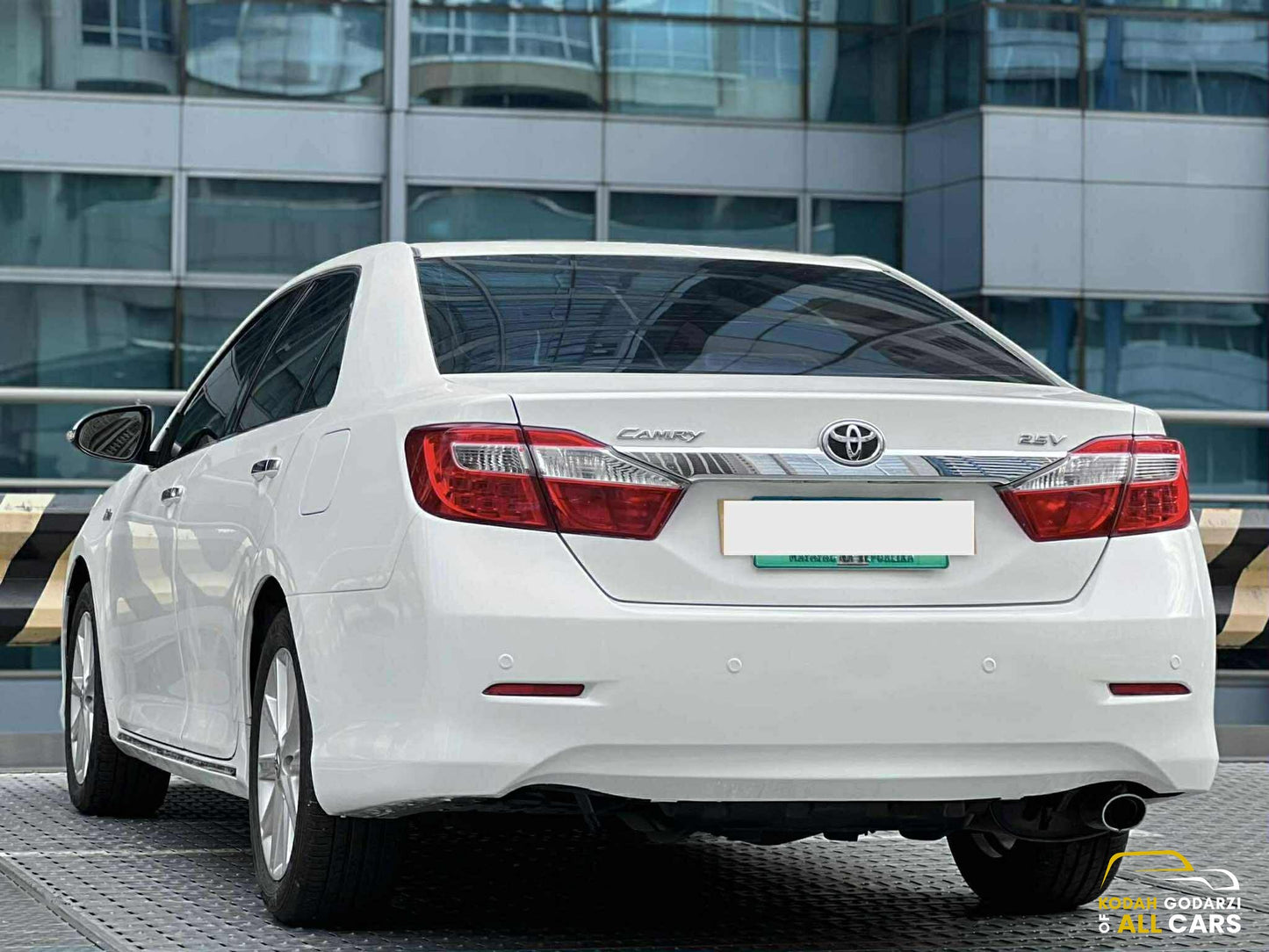 2013 Toyota Camry 2.5 V, Automatic, Gas