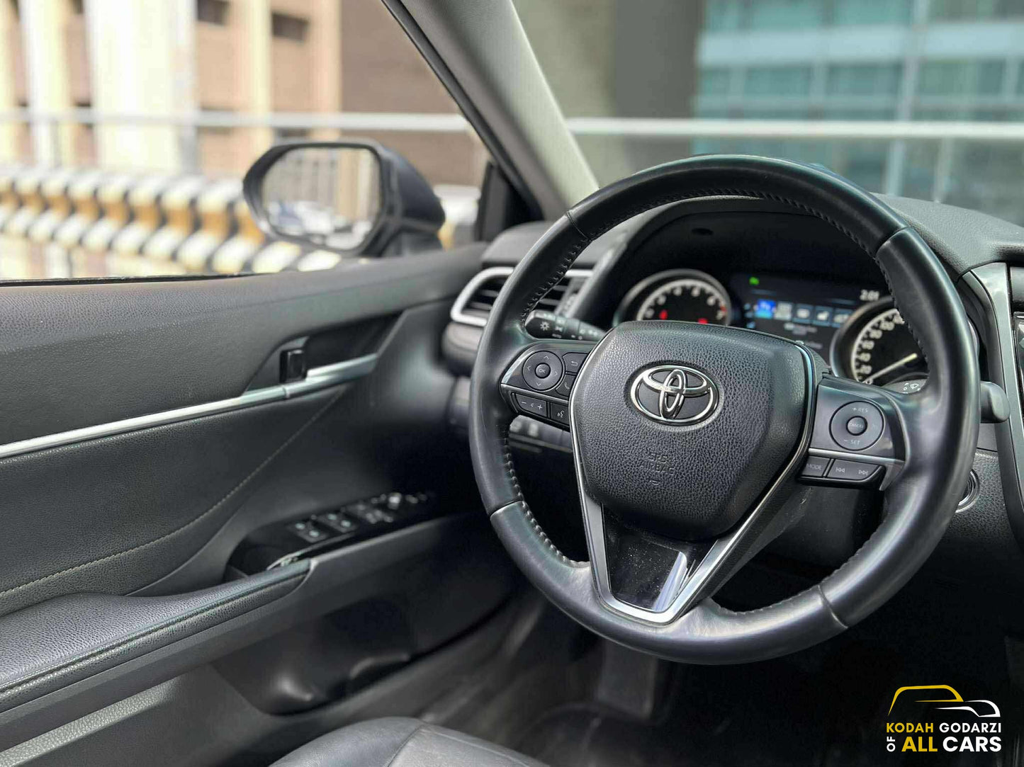 2020 Toyota Camry 2.5 V, Automatic, Gas