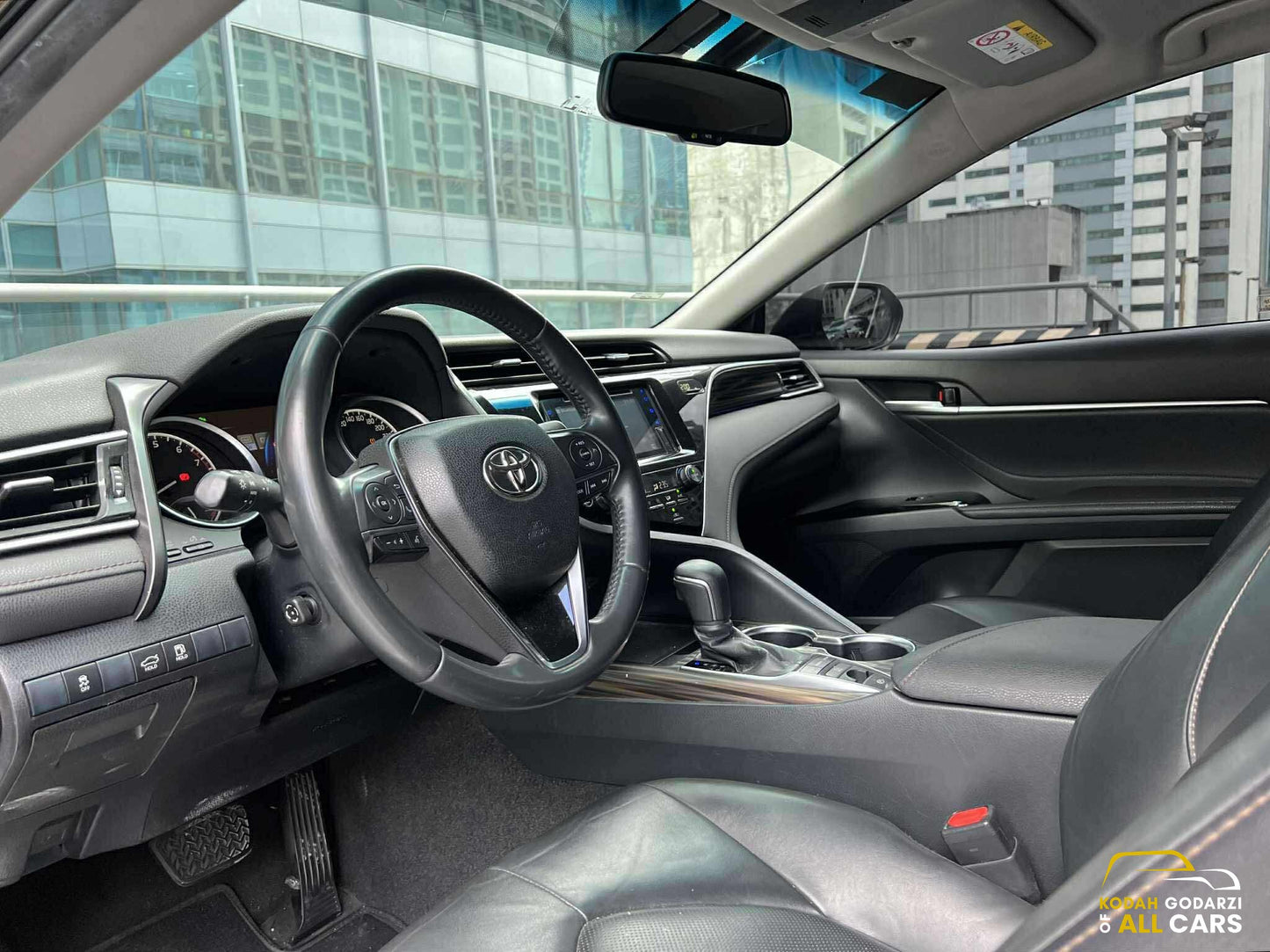 2020 Toyota Camry 2.5 V, Automatic, Gas