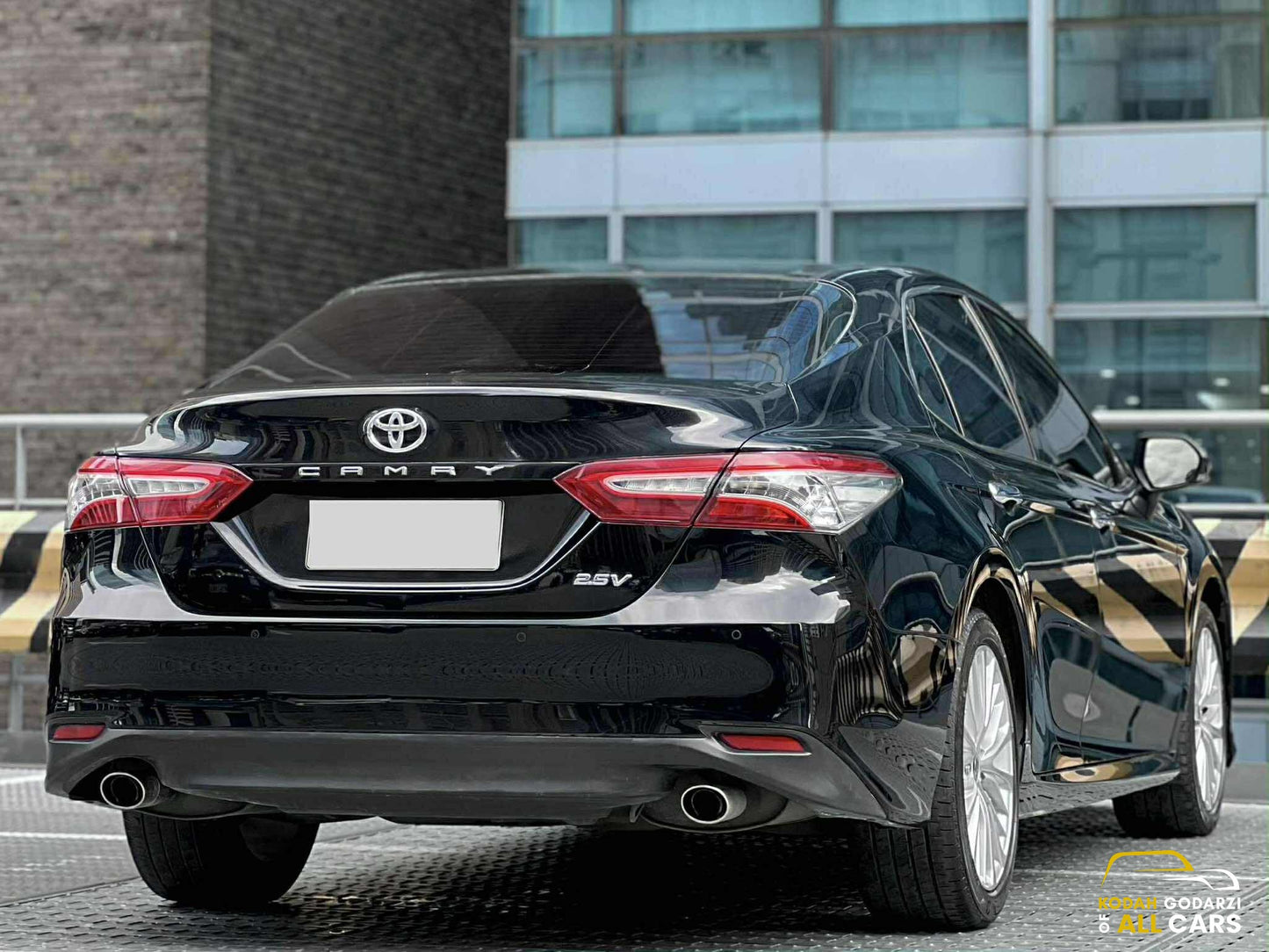 2020 Toyota Camry 2.5 V, Automatic, Gas