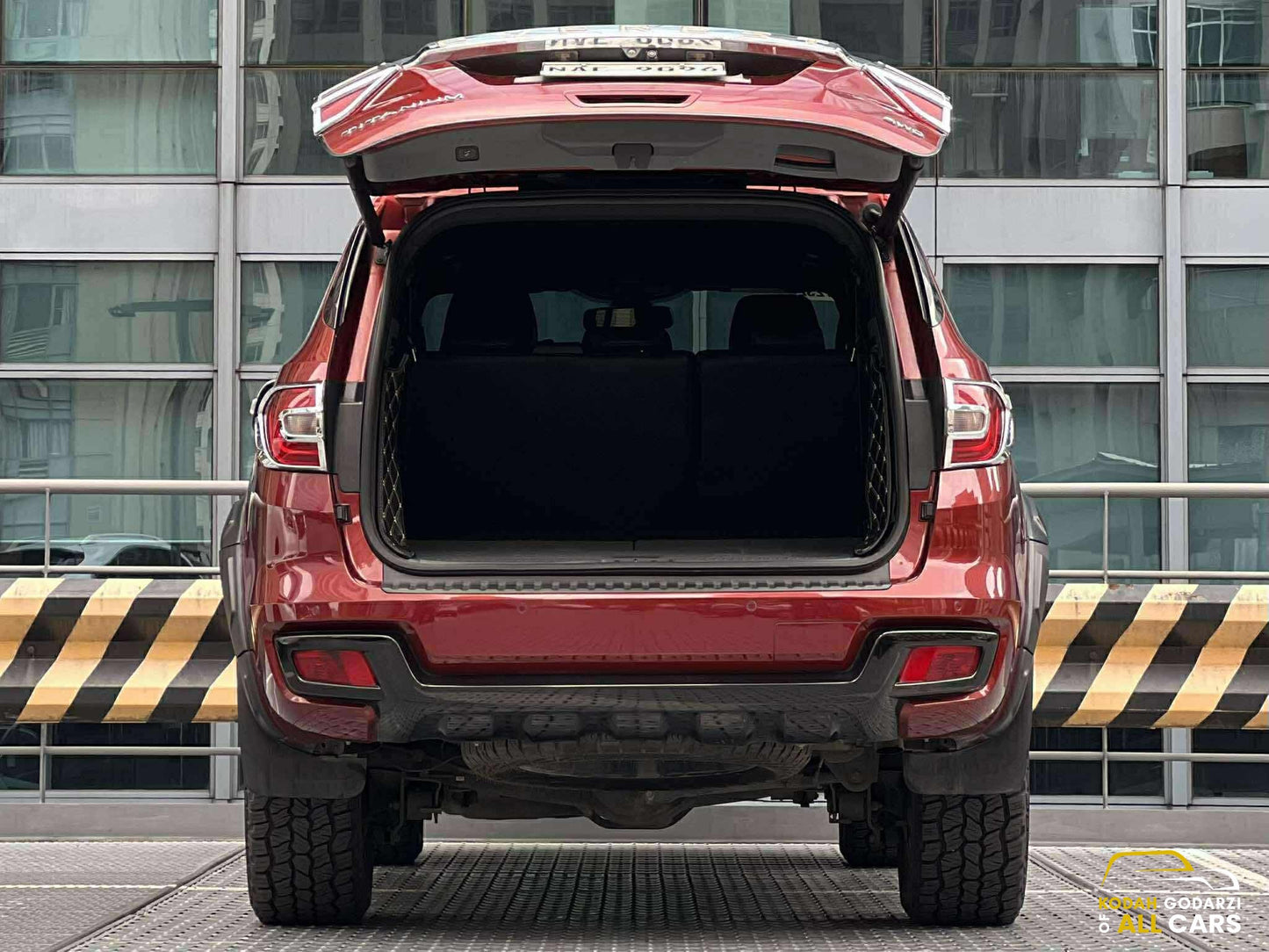 2017 Ford Everest Titanium Plus 3.2 4x4 w/ Sunroof, Automatic, Diesel