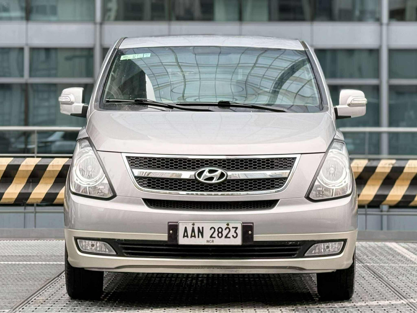 2015 Hyundai Grand Starex HVX 2.5, Automatic, Diesel