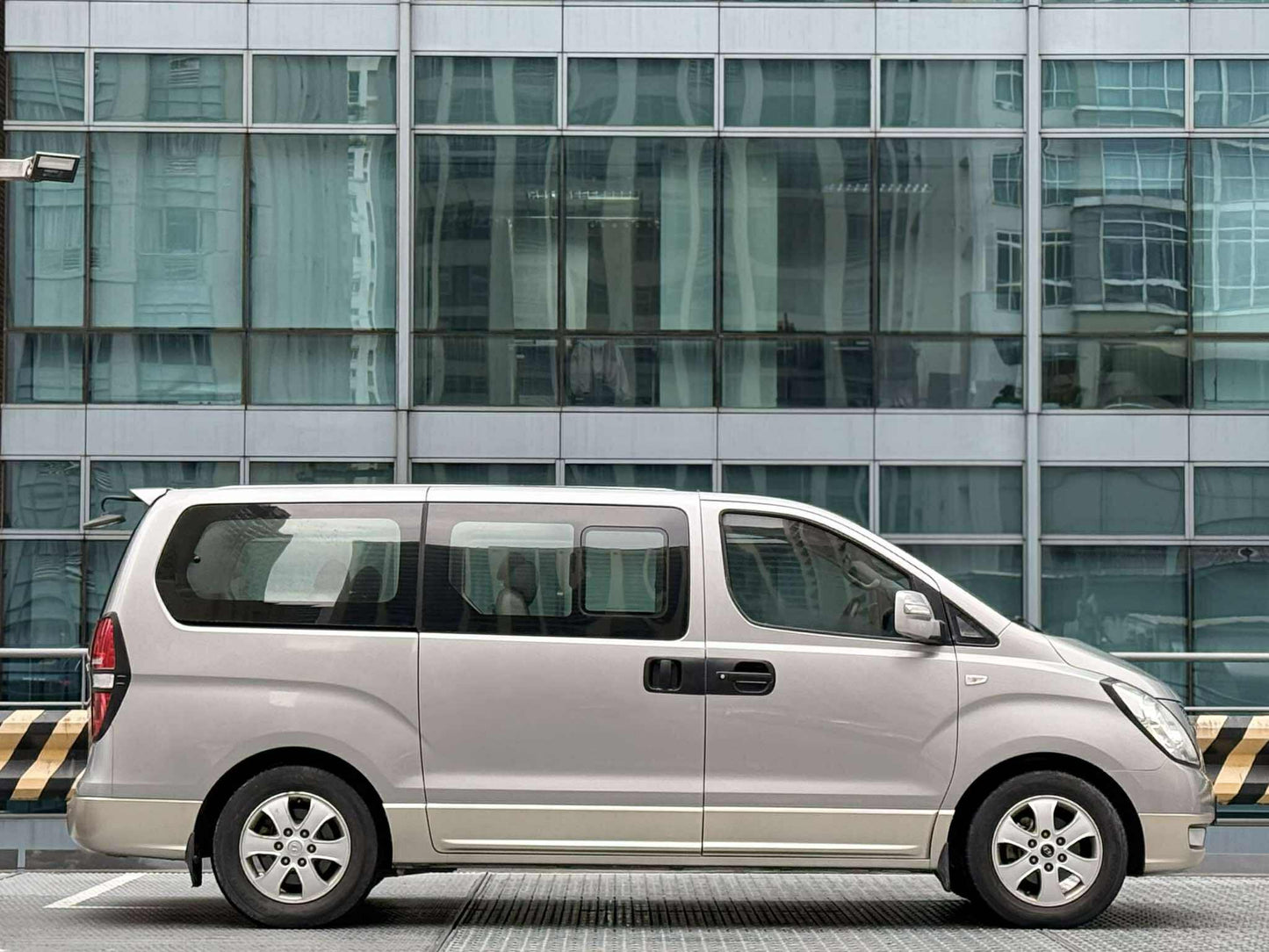 2015 Hyundai Grand Starex HVX 2.5, Automatic, Diesel