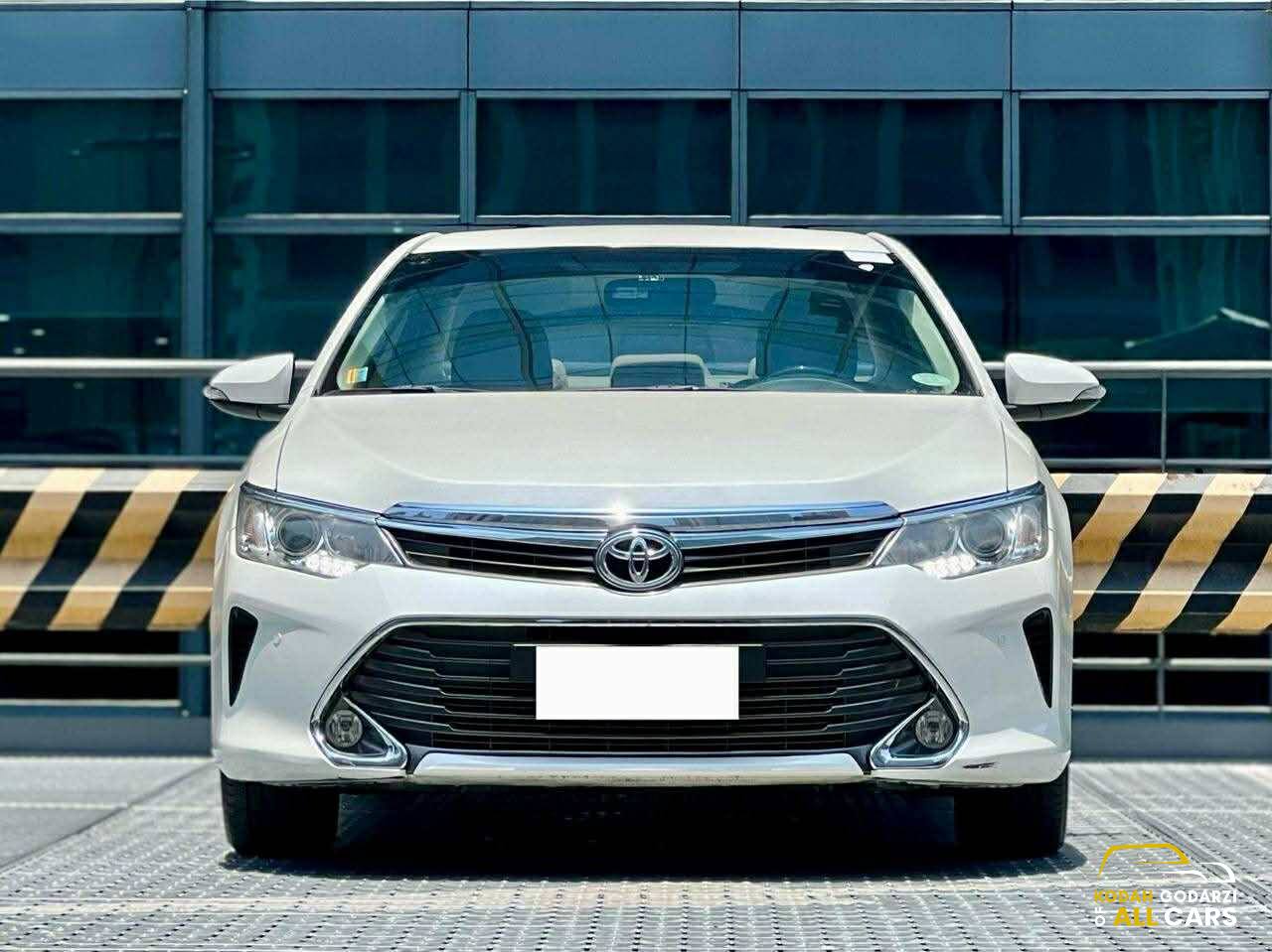 2016 Toyota Camry 2.5 V, Automatic, Gas