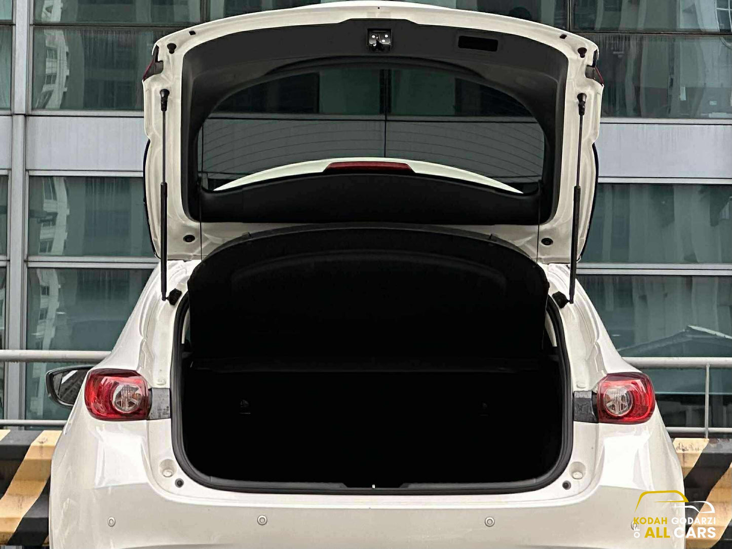2018 Mazda 3 1.5 Hatchback, Automatic, Gas