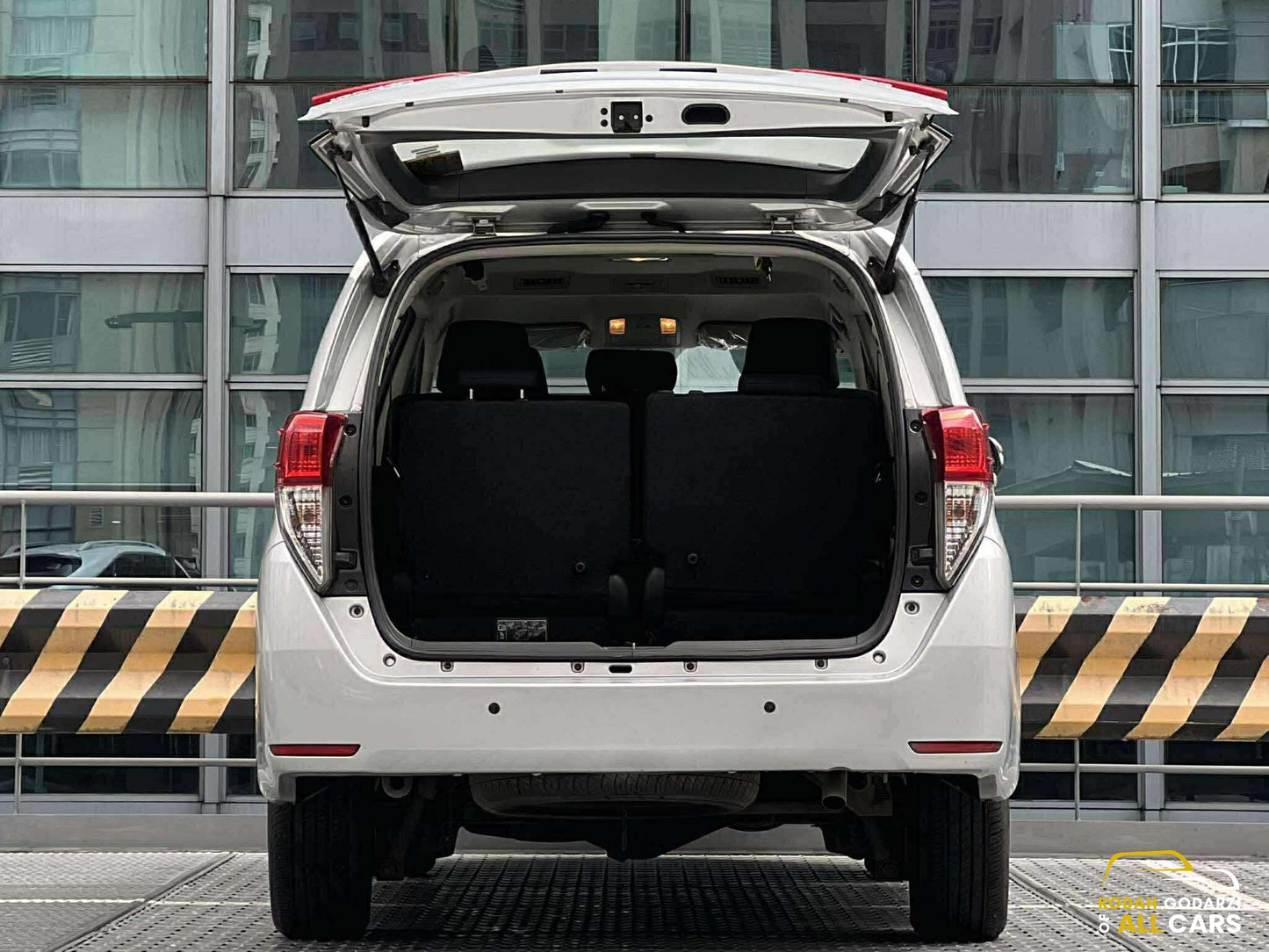 2018 Toyota Innova 2.0 J, Manual, Gas
